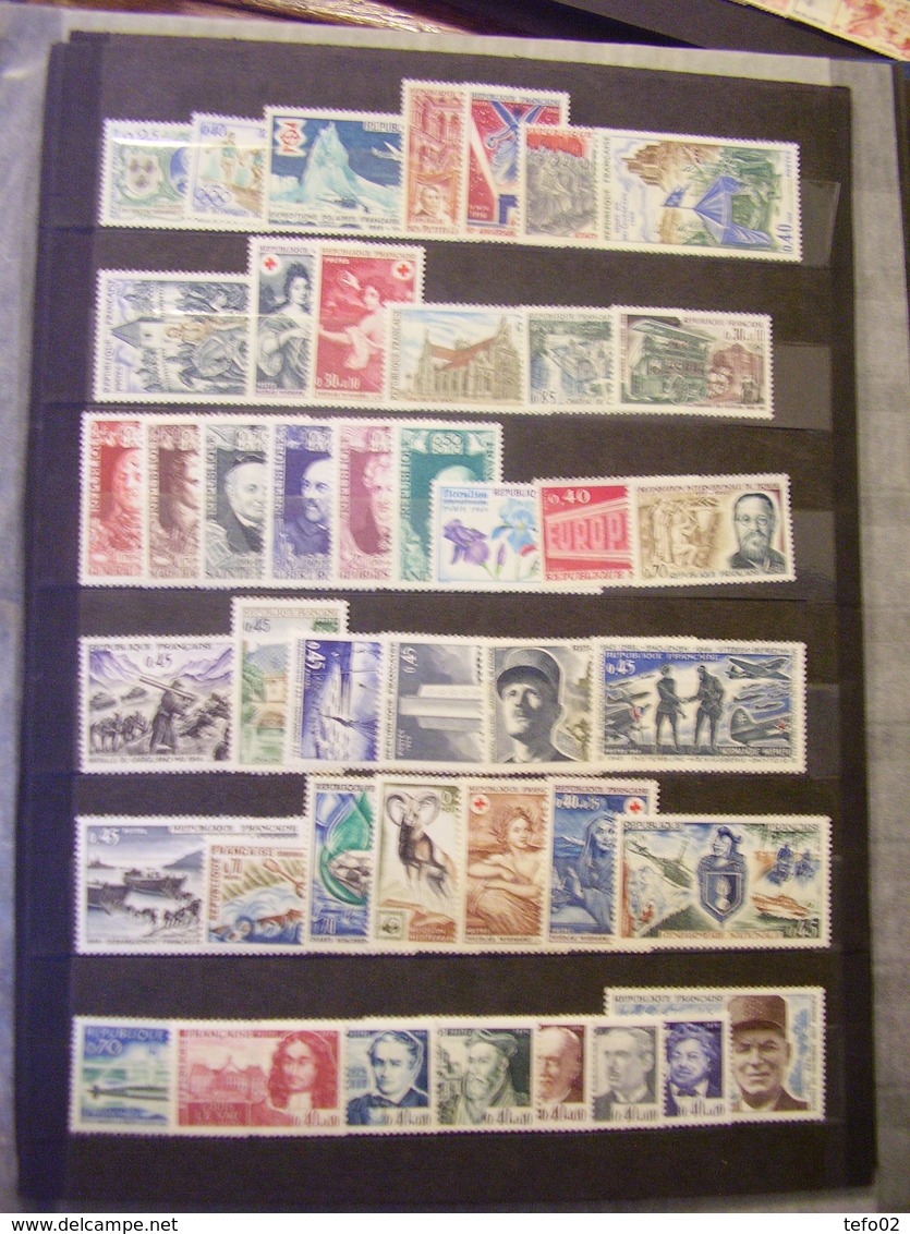 Francia. Collezione MNH/MLH dal 1900 al 1975. Descrizione. 60 foto