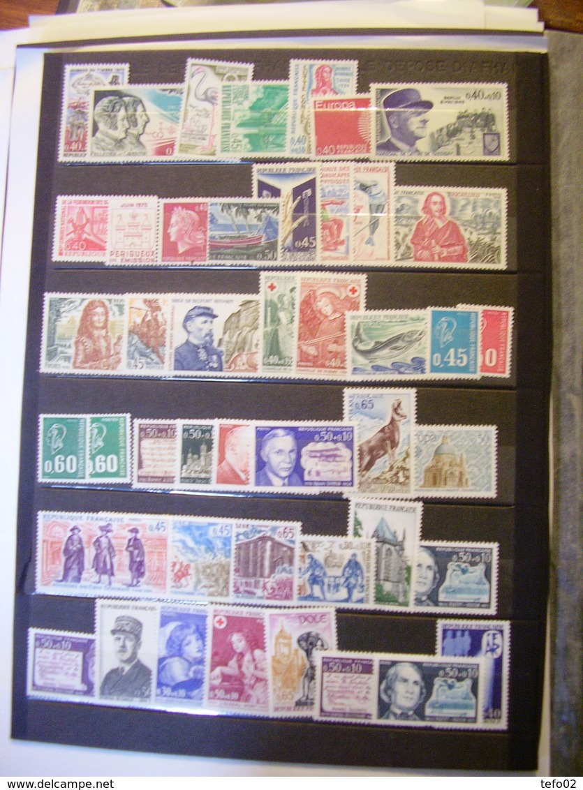 Francia. Collezione MNH/MLH dal 1900 al 1975. Descrizione. 60 foto