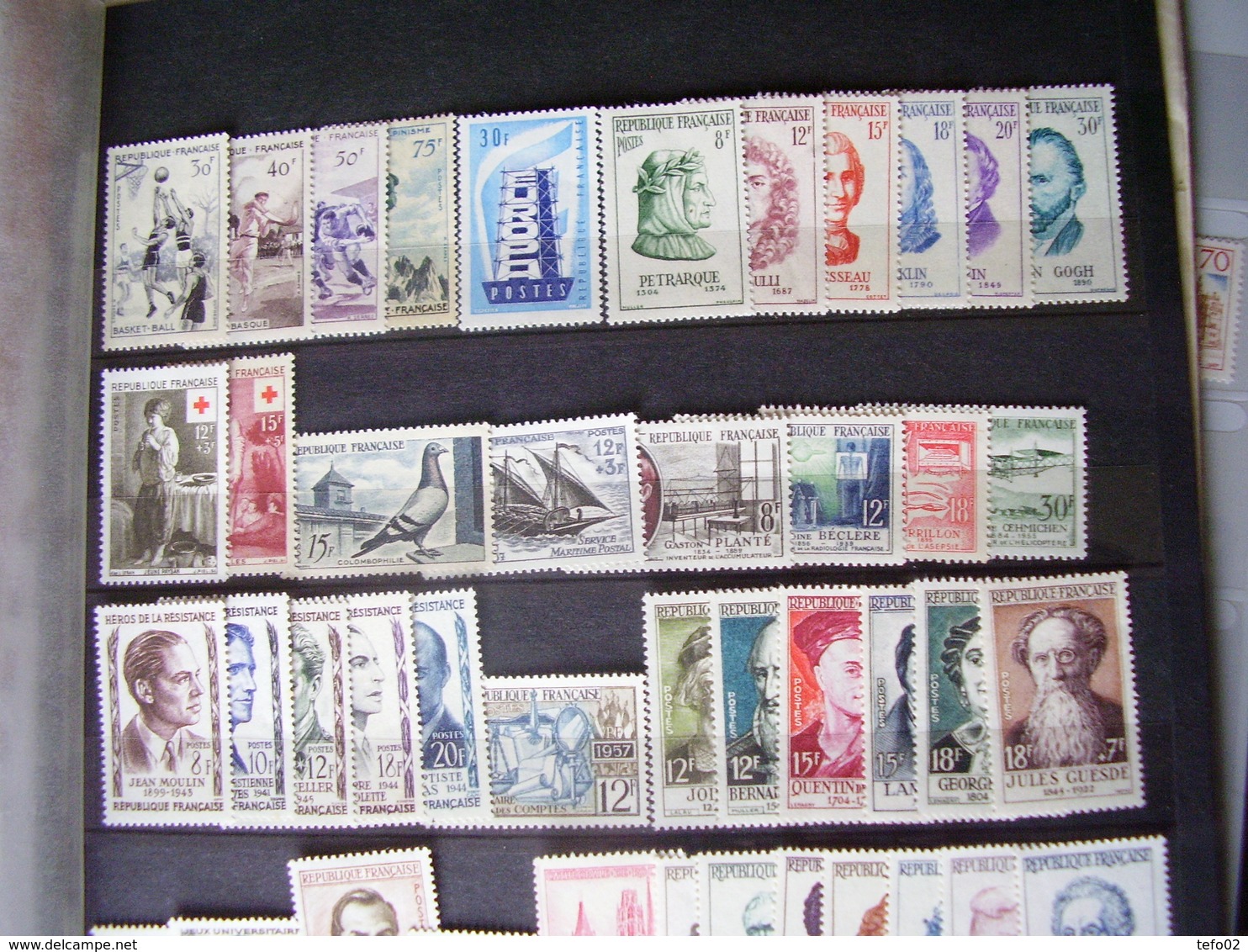 Francia. Collezione MNH/MLH dal 1944 al 1959. Descrizione. 13 foto