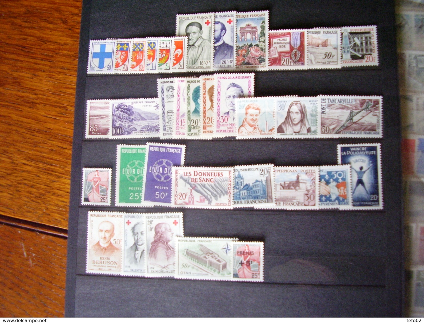 Francia. Collezione MNH/MLH dal 1944 al 1959. Descrizione. 13 foto