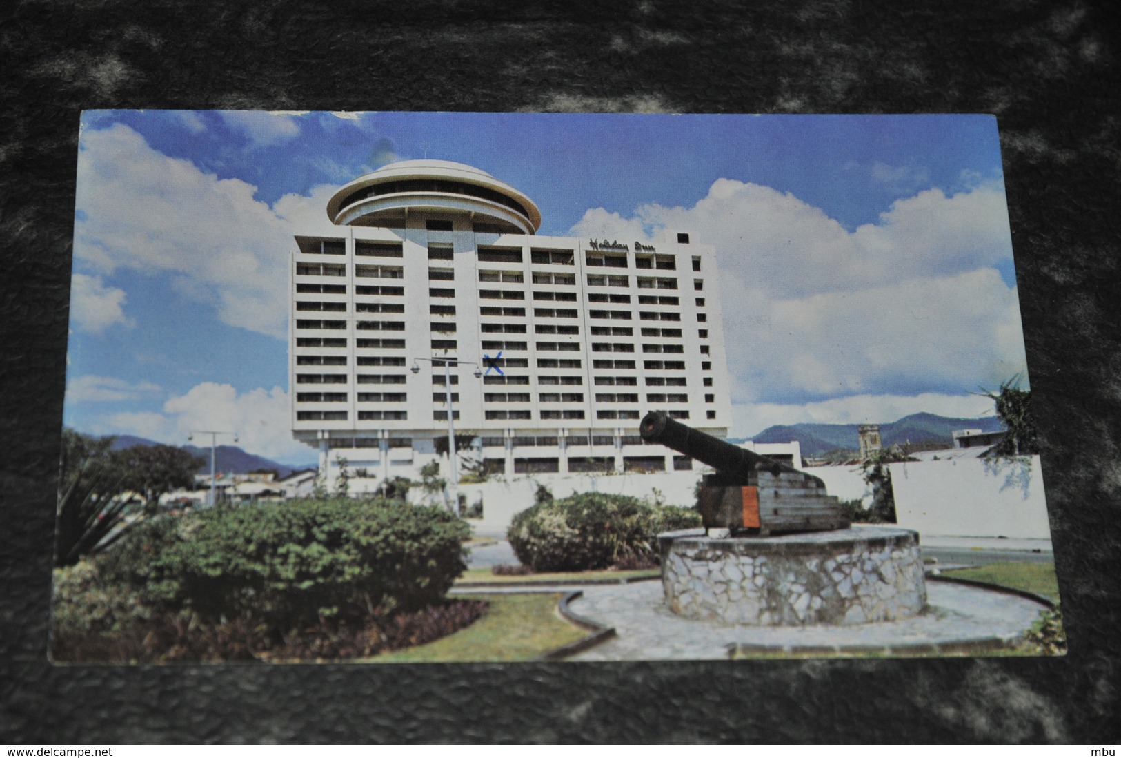 3915  TRINIDAD, HOTEL HOLIDAY INN - Trinidad