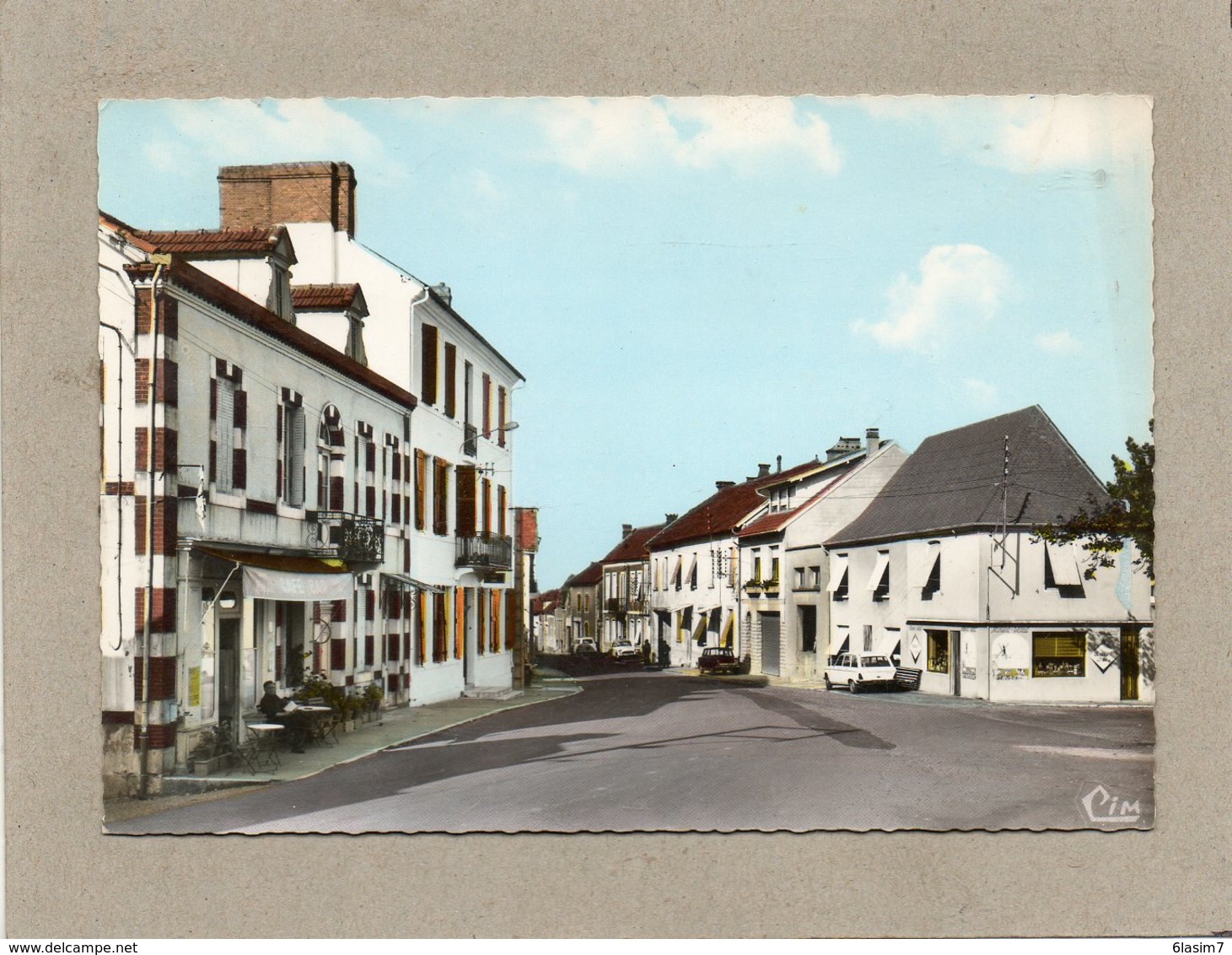 CPSM Dentelée - LEMBEYE (64) - Aspect Du VCafé-Bar Rue De Conchez En 1970 - Lembeye