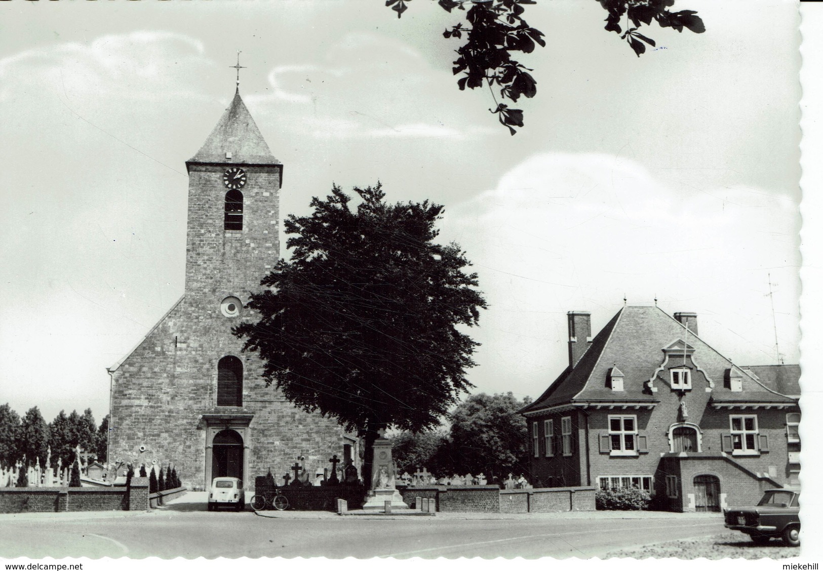 SINT LIEVENS HOUTEM-SINT MICHIELSKERK EN GEMEENTEHUIS - Sint-Lievens-Houtem