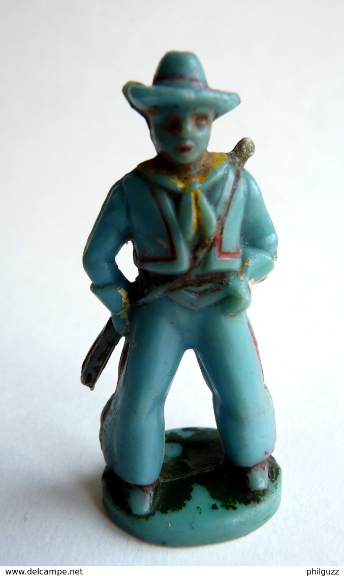 SOLDAT FIGURINE STARLUX COWBOY  CB4 FUSIL EN BANDOULIERE Marqué En Creux - à Partir De 195 - Starlux