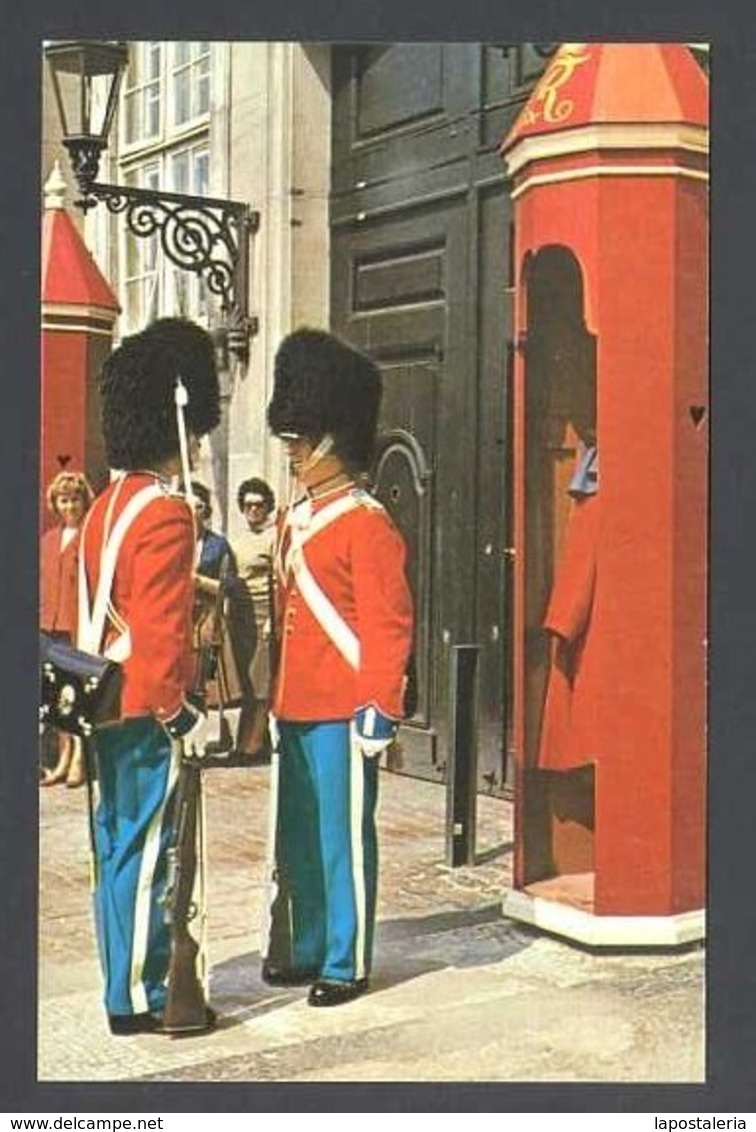 Copenhague. *Changing Of The Royal Guard...* Edit. Rudolf Olsen Nº 826. Nueva. - Dinamarca
