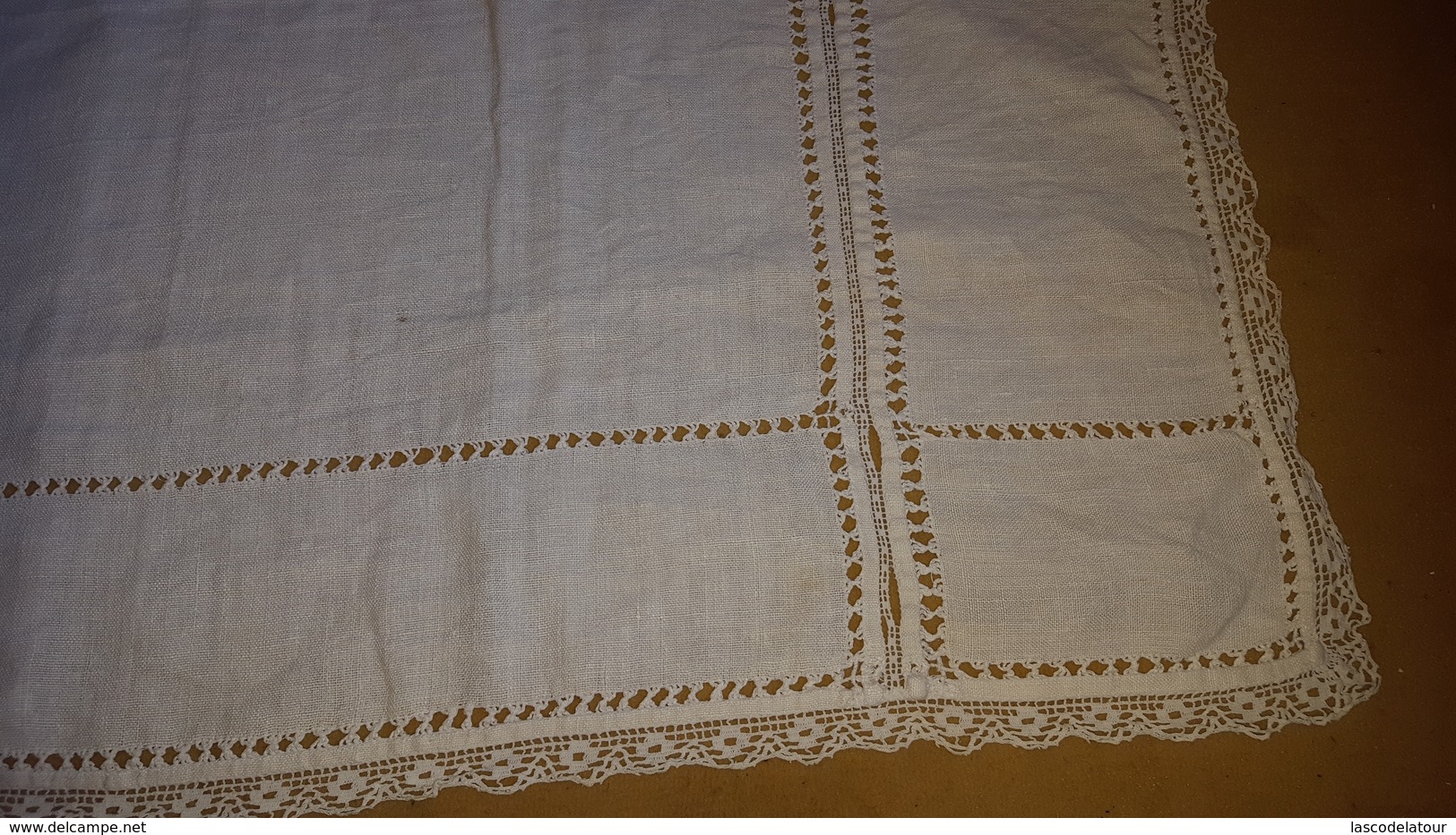 Dessus De Cheminée Ancien Broderie Faite Main - Spitzen Und Stoffe