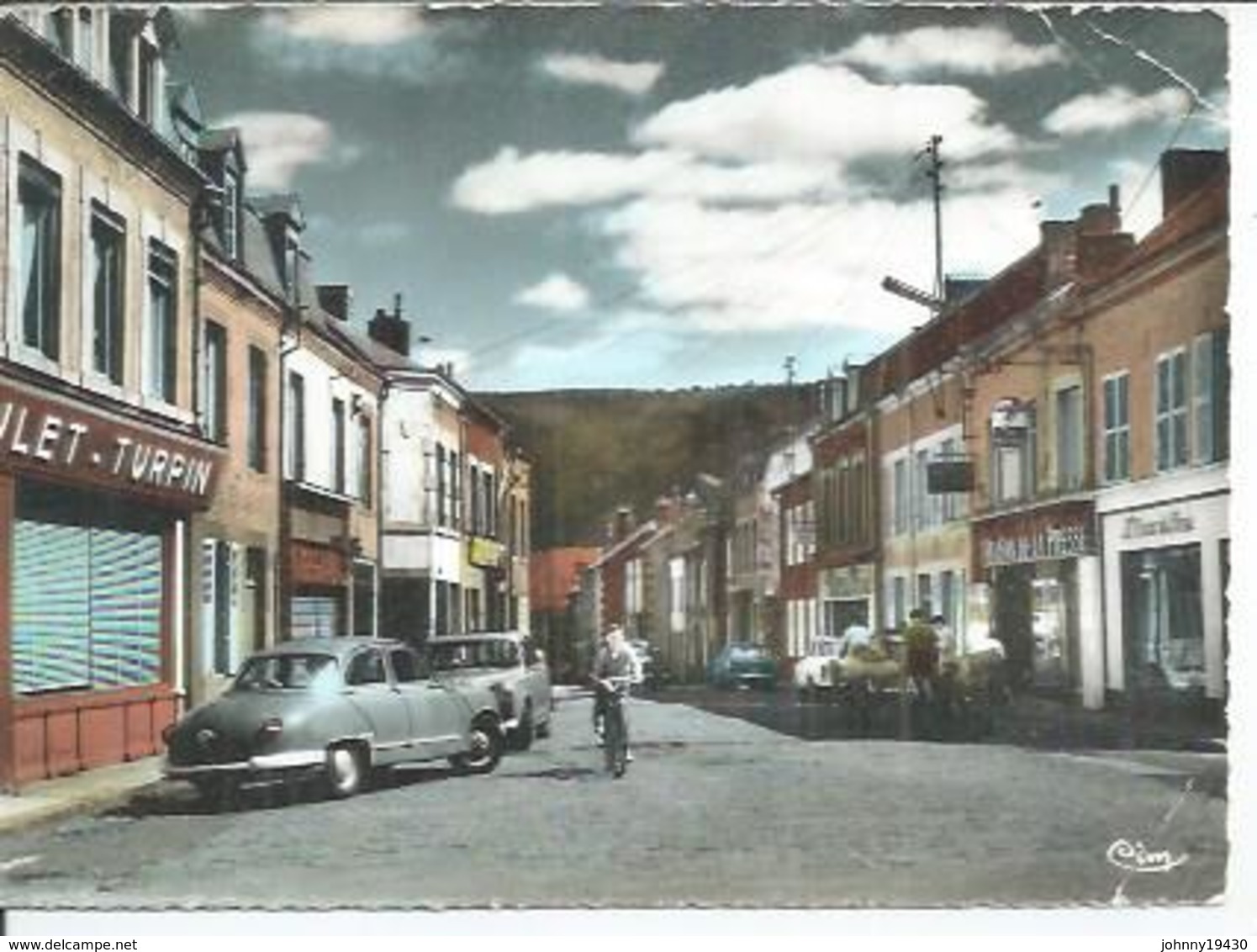 3-80 - REVIN - RUE GAMBETTA  ( Animées + PANARD ) - Revin