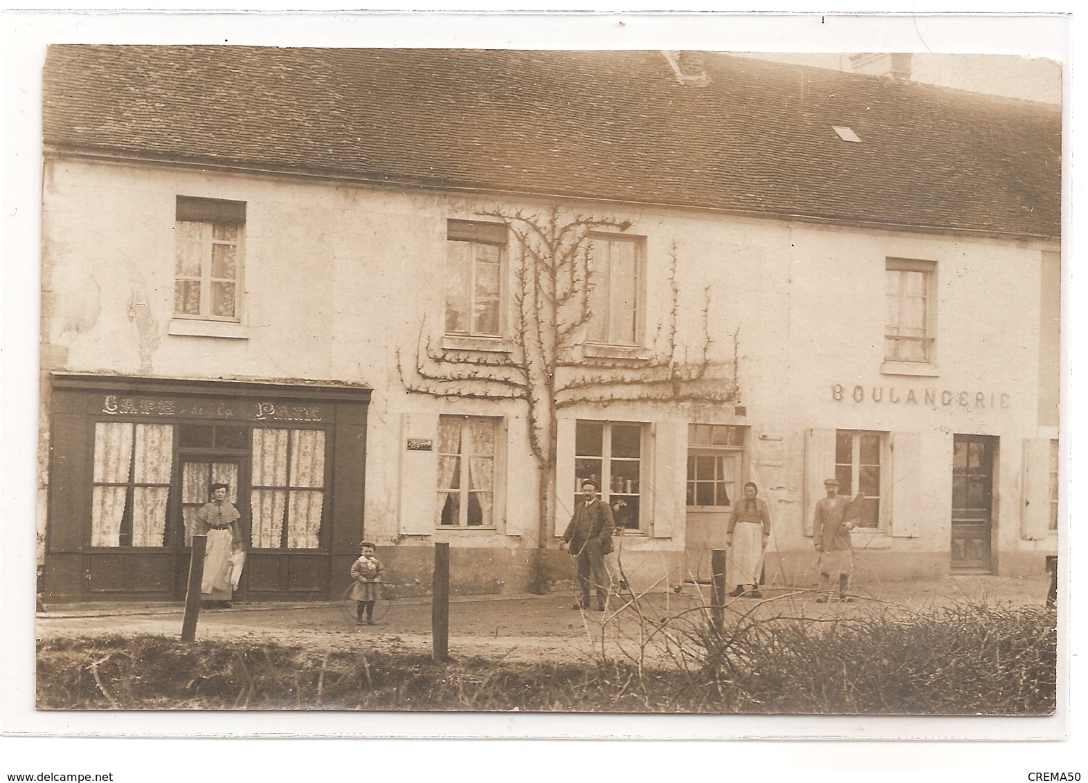 61 - VILLIERS SOUS MORTAGNE - Rare Photo-carte Du Bourg: Café De La Paix, Boulangerie. - Autres & Non Classés