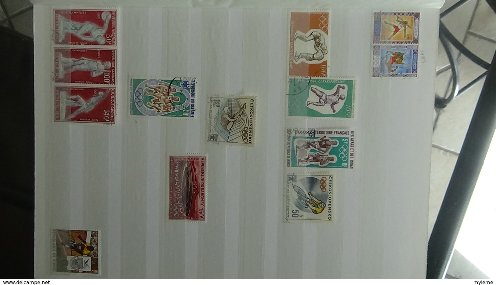 Gros album de thématiques Jeux Olympiques en timbres et blocs tous pays