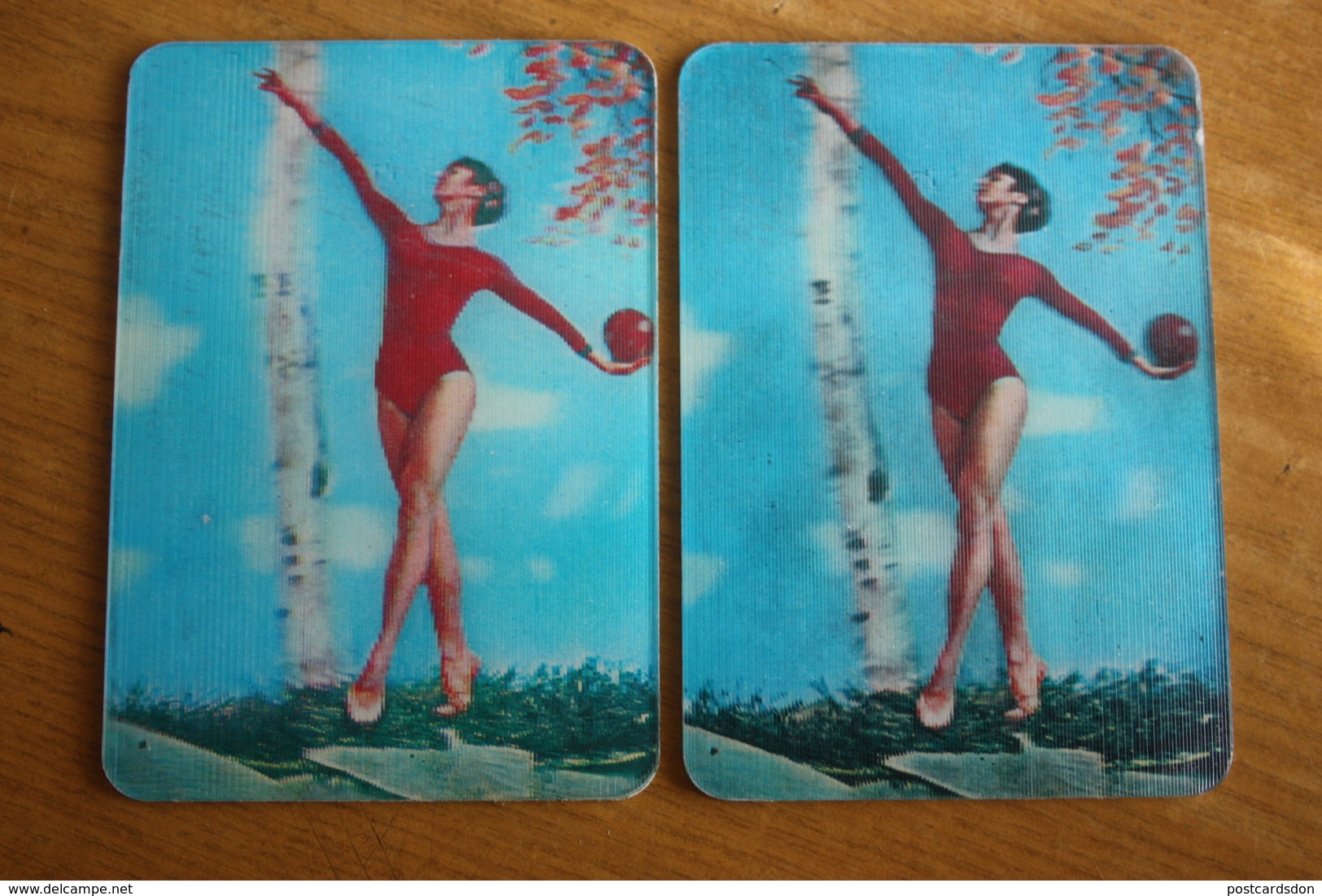 2 Items Lot - Gymnastics  - Small Calendar -  1980 -  STEREO - 3D - Small : 1971-80