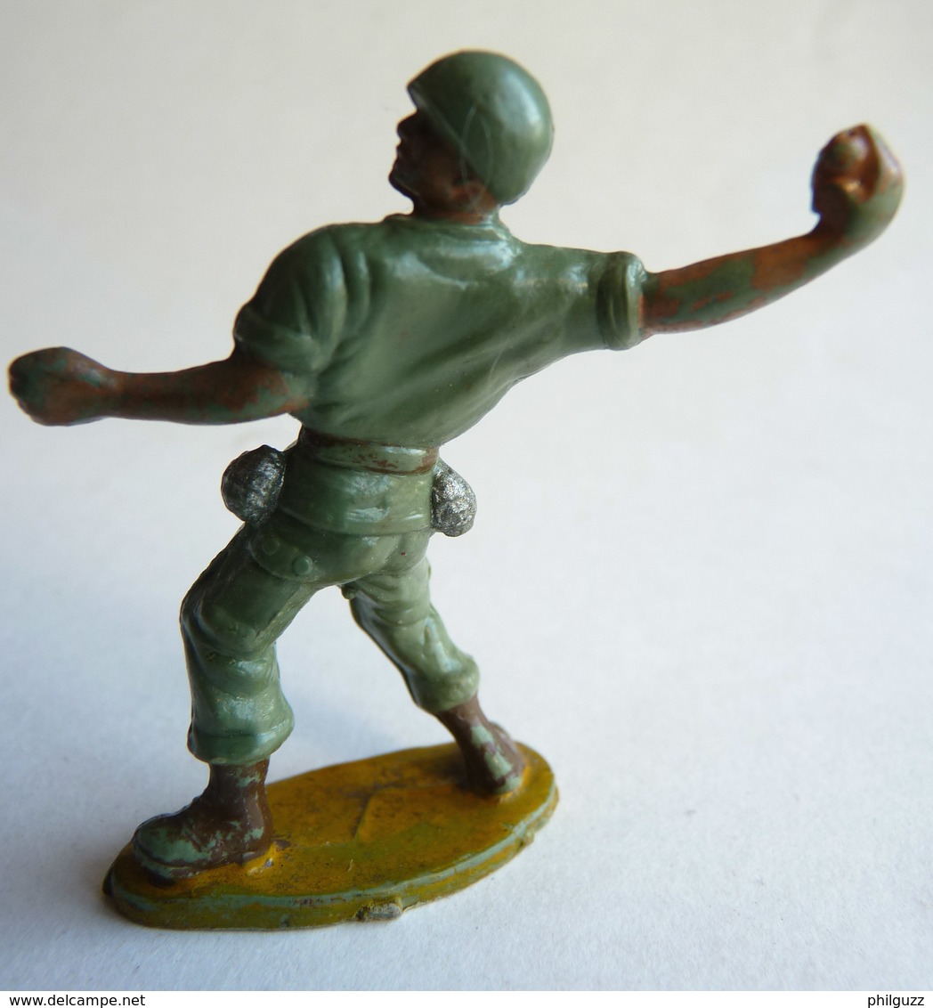 Figurine Guilbert ARMEE MODERNE SOLDAT LANCEUR DE GRENADE (1) 60's Pas Starlux Clairet Cyrnos, - Militaires