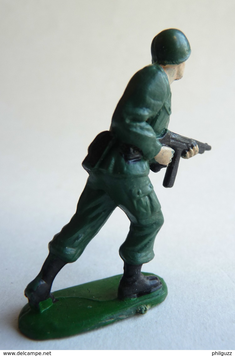 Figurine Guilbert ARMEE MODERNE SOLDAT  Mitraillette   60's Pas Starlux Clairet Cyrnos, - Militaires