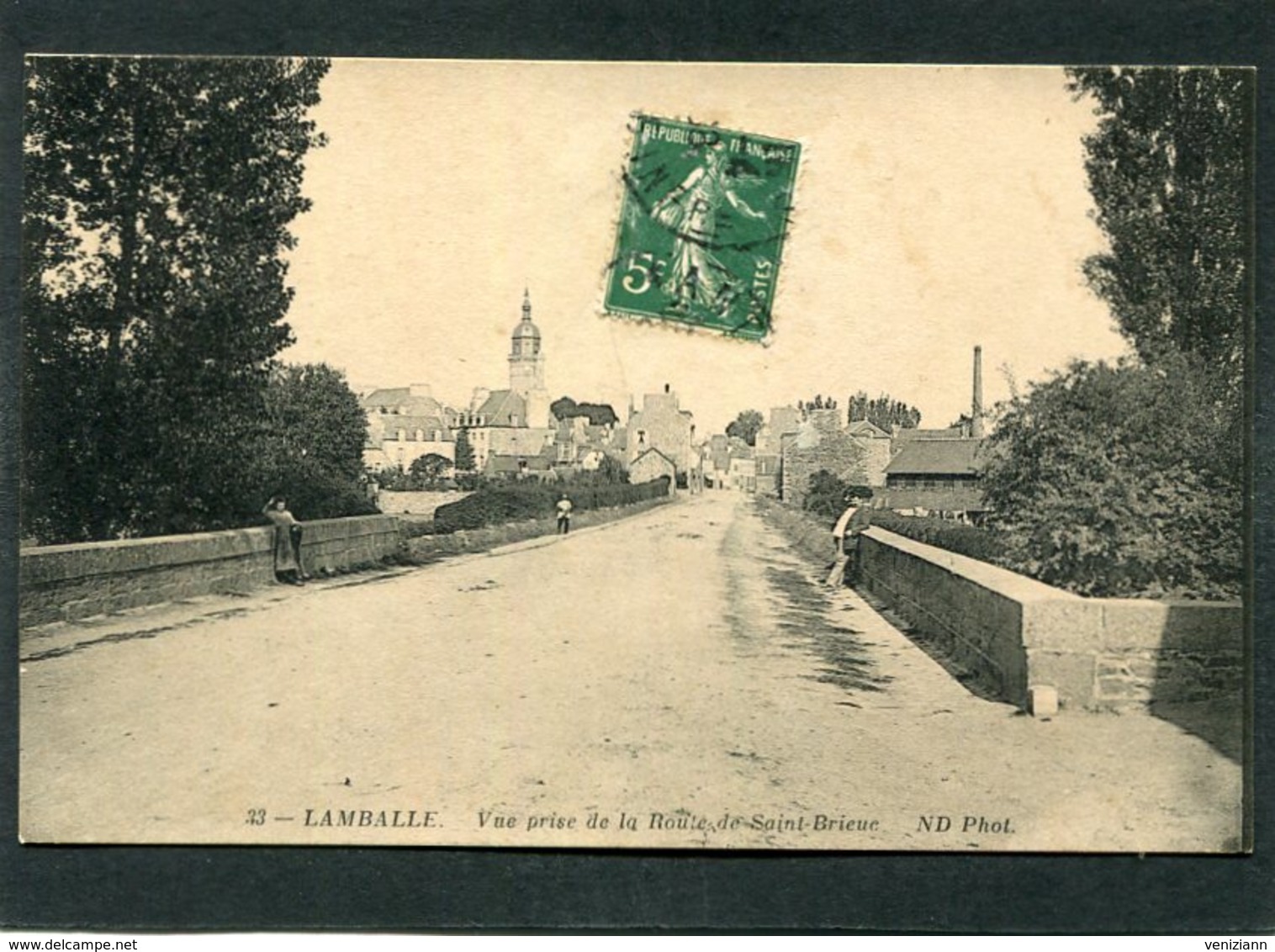 CPA - LAMBALLE - Vue Prise De La Route De St Brieuc, Animé - Lamballe