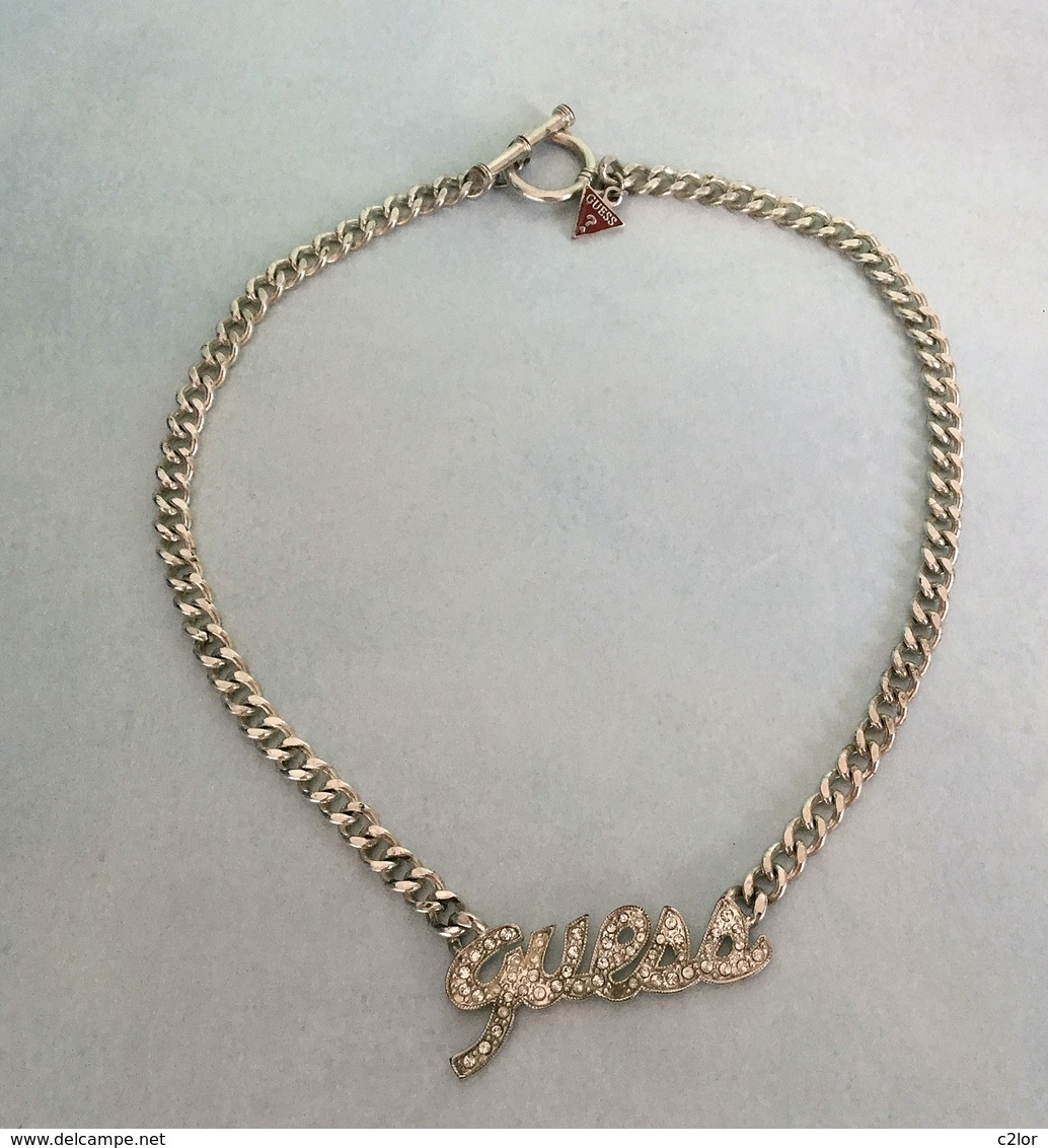 Collier Ras Du Cou Argenté Signé GUESS Avec Sa Pochette Siglée - Colliers/Chaînes