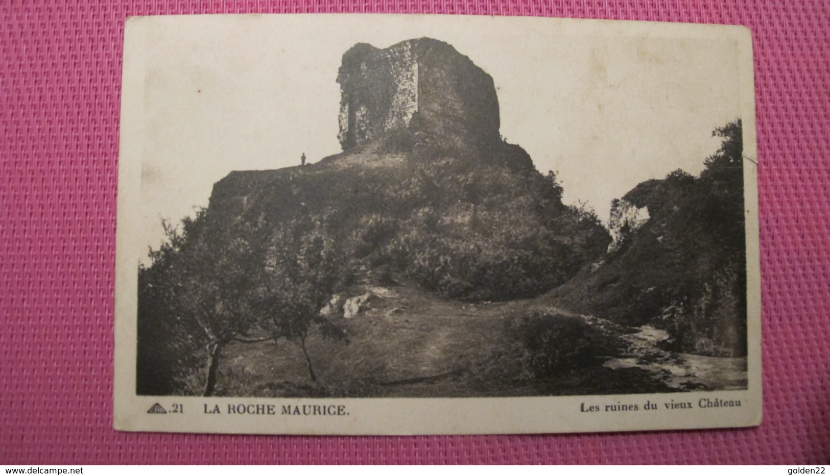 LA ROCHE - MAURICE --Les  RUINES DU Vieux CHATEAU - La Roche-Maurice