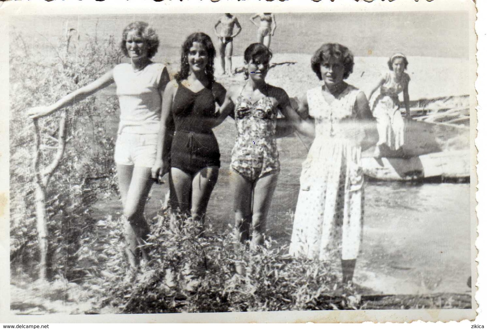 Photo 1957 - Pin-ups Macedonian Girls. Costume Da Bagno - Ohrid - Persone Anonimi