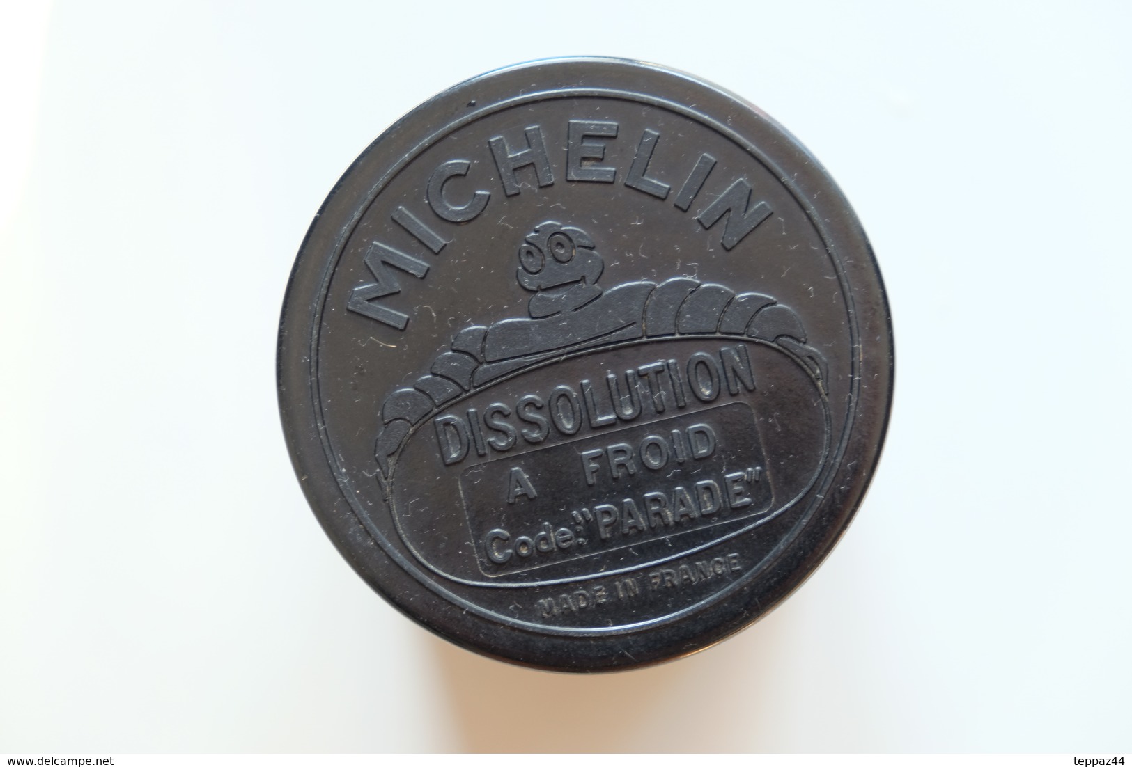 BOITE PUB MICHELIN DISSOLUTION A FROID En BAKELITE NOIRE BONHOMME MICHELIN SUR LE COUVERCLE MADE In FRANCE RARE - Scatole