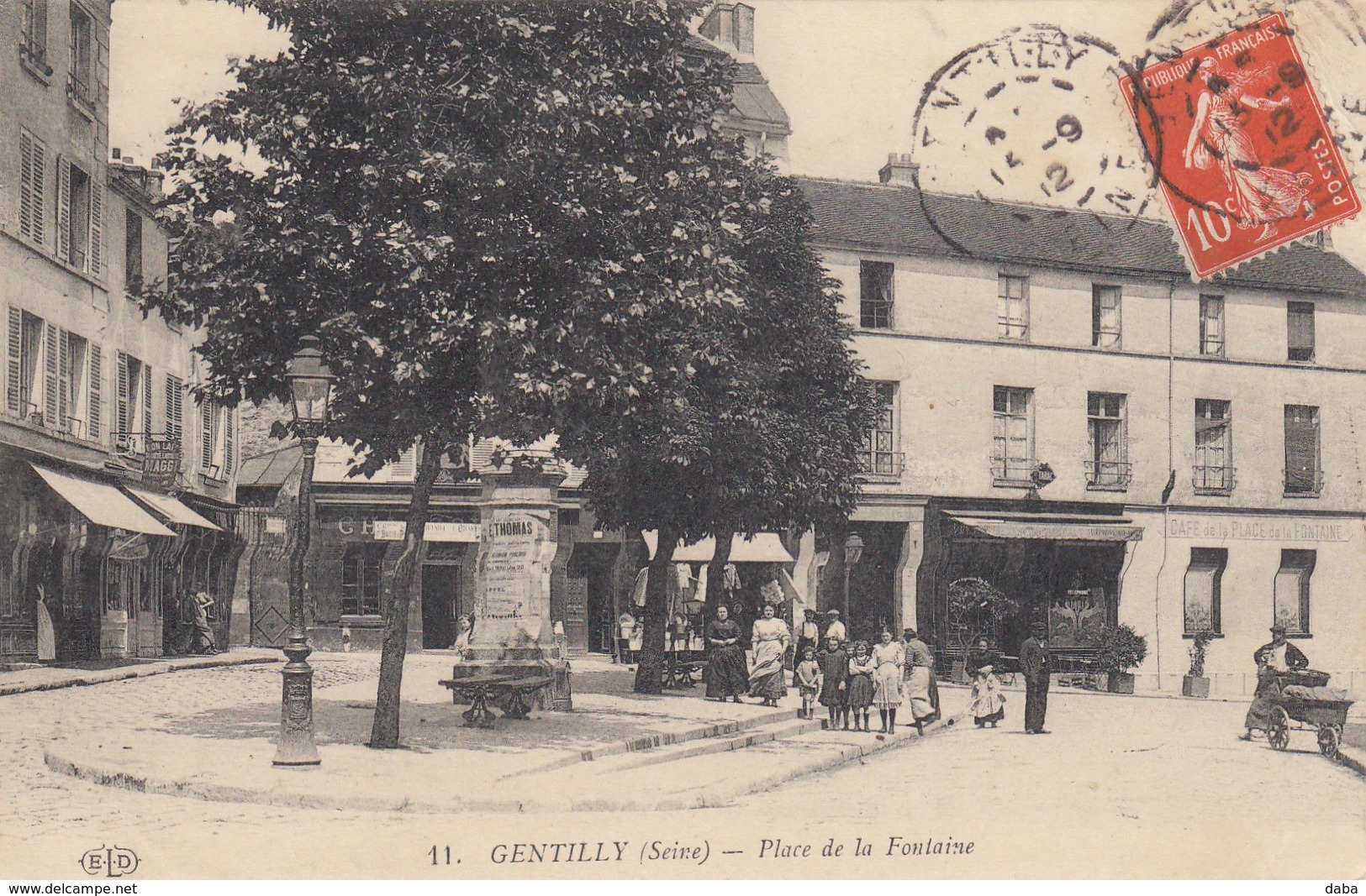 Gentilly.  Place De La Fontaine - Gentilly