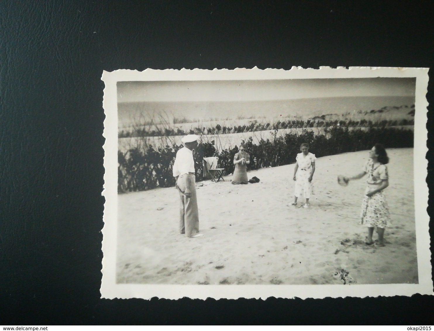 LA PANNE FURNES FLANDRE OCCIDENTALE BELGIQUE 2 PERSONNES IDENTIFIÉES SUR L AVENUE DE LA REINE LOT 12 PHOTOS