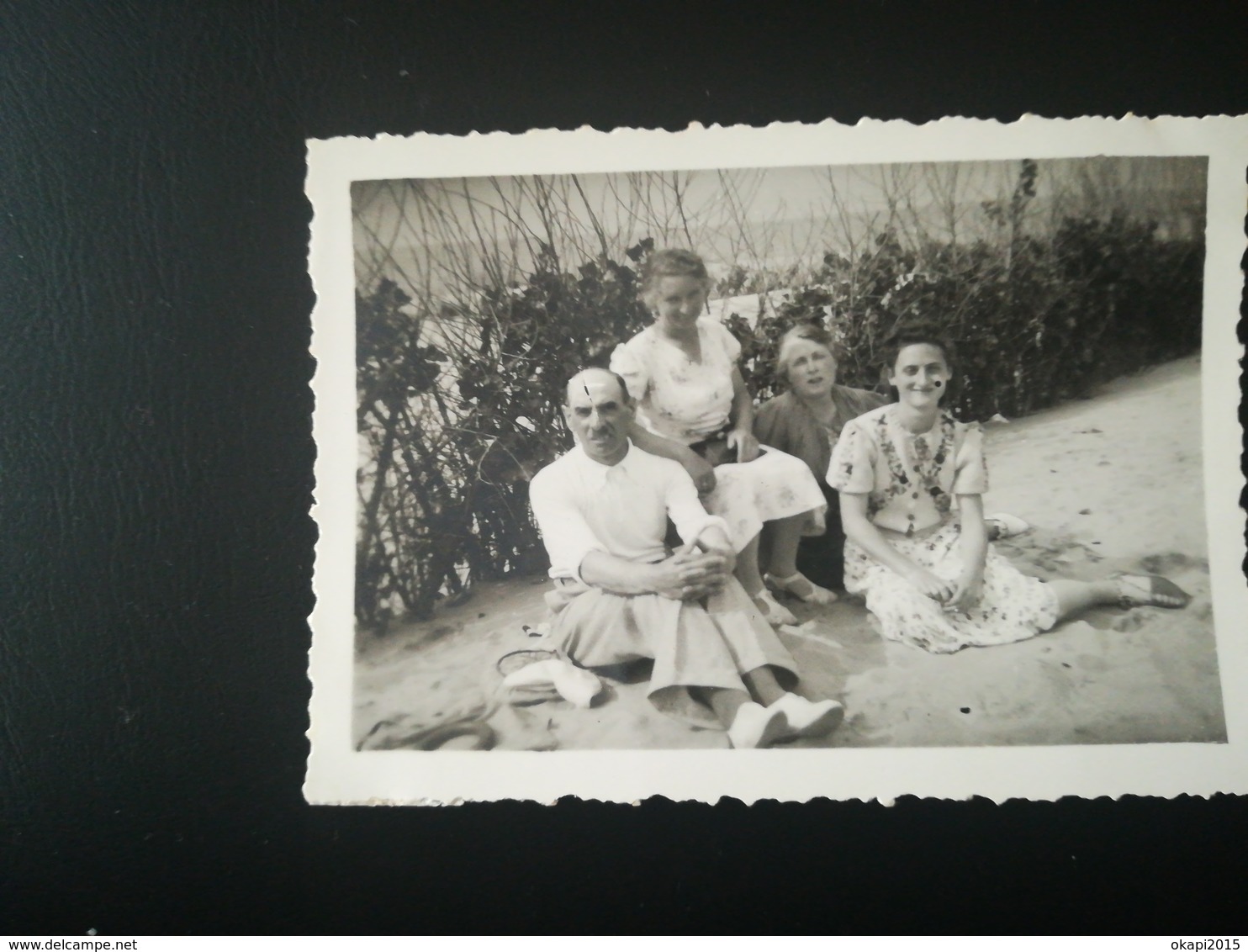 LA PANNE FURNES FLANDRE OCCIDENTALE BELGIQUE 2 PERSONNES IDENTIFIÉES SUR L AVENUE DE LA REINE LOT 12 PHOTOS