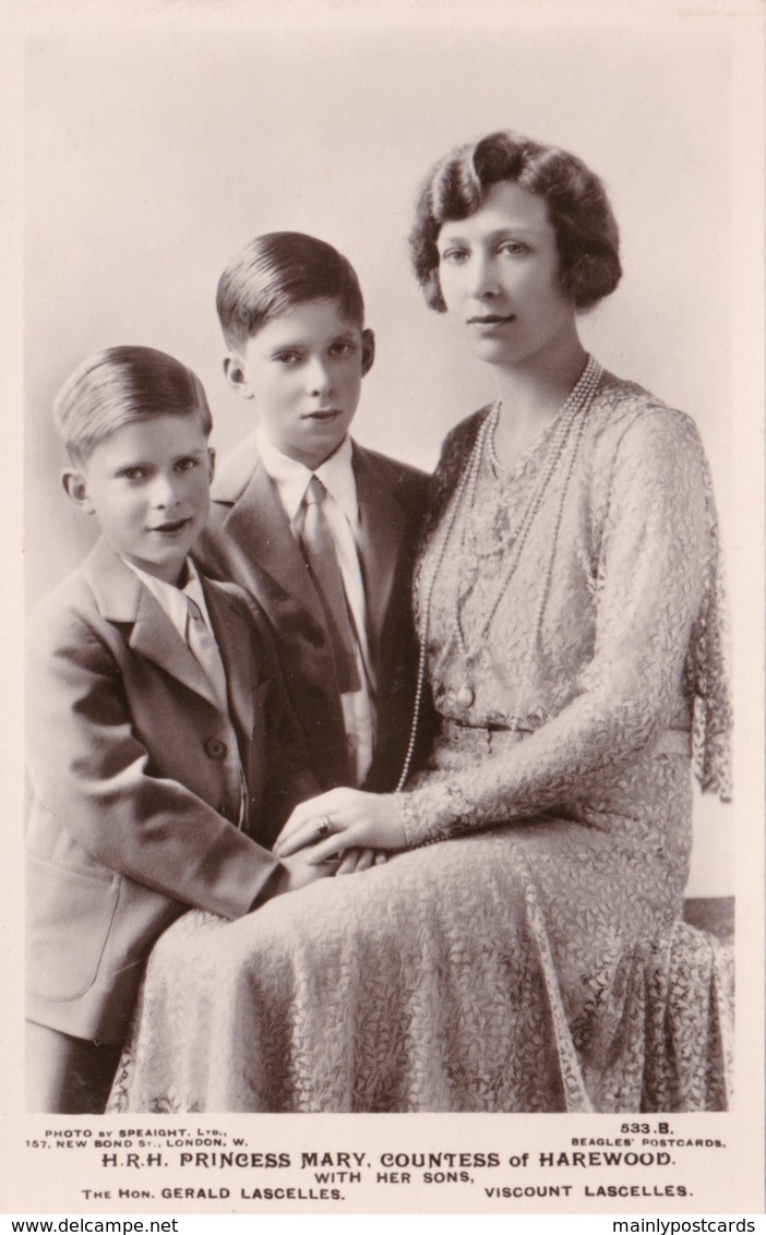 AS03 Royalty - HRH Princess Mary, Countess Of Harewood With Her Sons - RPPC - Royal Families