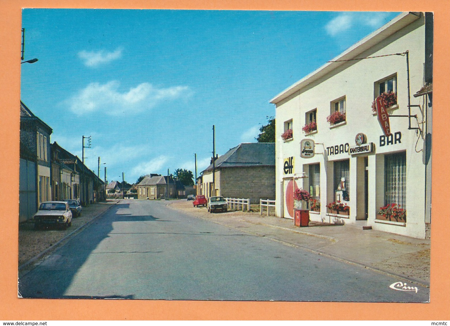 CPM -  Flesselles  -(Somme) -   Rue D'Amiens  -(auto , Voiture Ancienne , Renault 12 , Station ELF ) - Autres & Non Classés