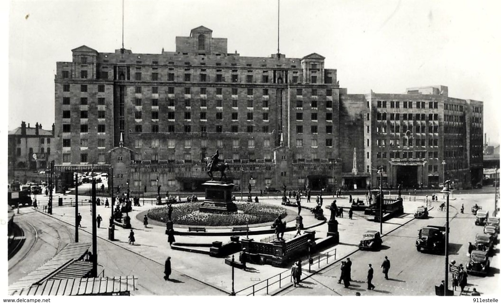 CITY  SQUARE  AND QUEENS  HOTEL  LEEDS - Leeds