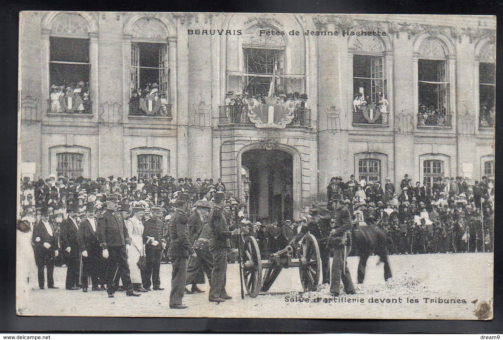 BEAUVAIS 60 - Fêtes De Jeanne Hachette - Salve D'Artillerie Devant Les Tribunes - Beauvais