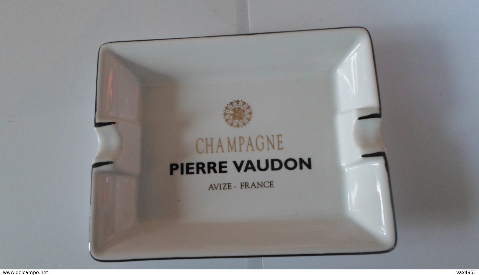 CENDRIER  CHAMPAGNE  PIERRE VAUDON  AVIZE    *****   A  SAISIR ***** - Asbakken