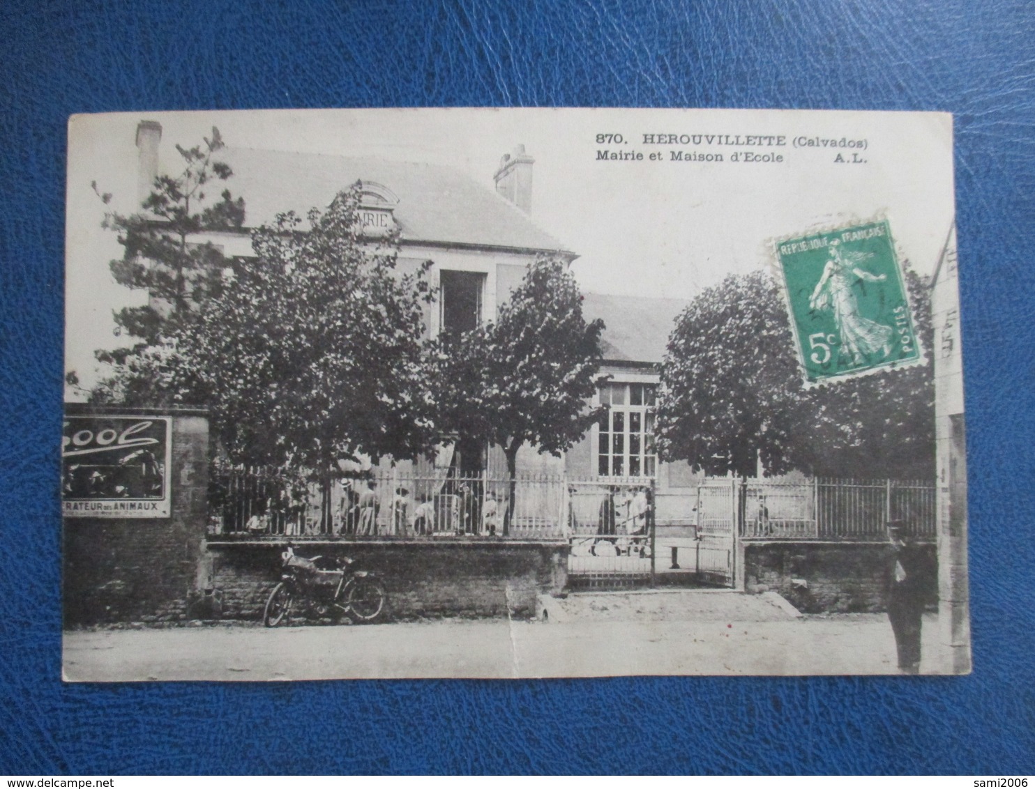 CPA 14 HEROUVILLETTE MAIRIE ET MAISON ECOLE MOTOCYCLETTE - Herouville Saint Clair