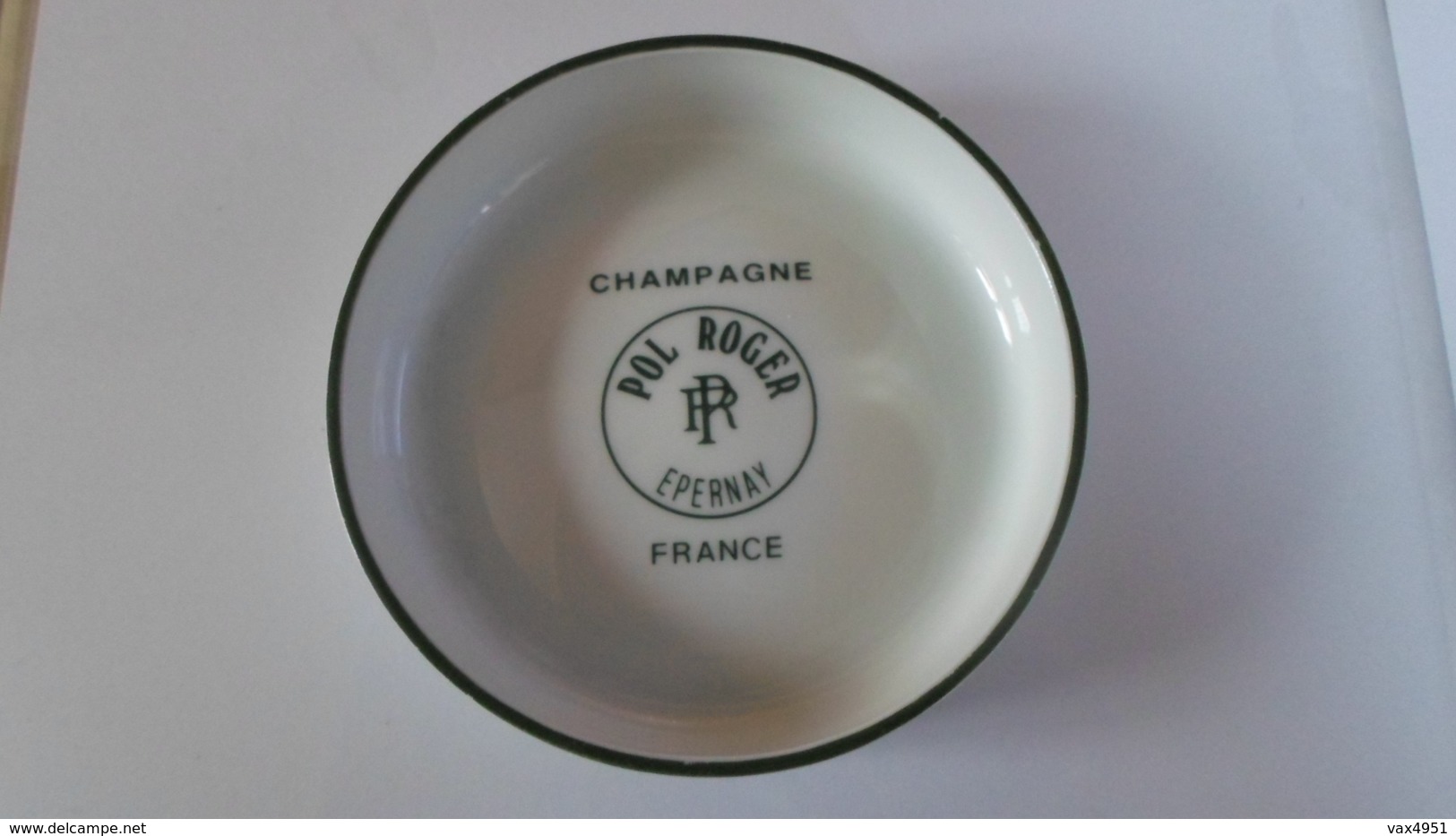 CENDRIER   CHAMPAGNE POL ROGER  COULEUR VERT   *****  A  SAISIR ***** - Asbakken