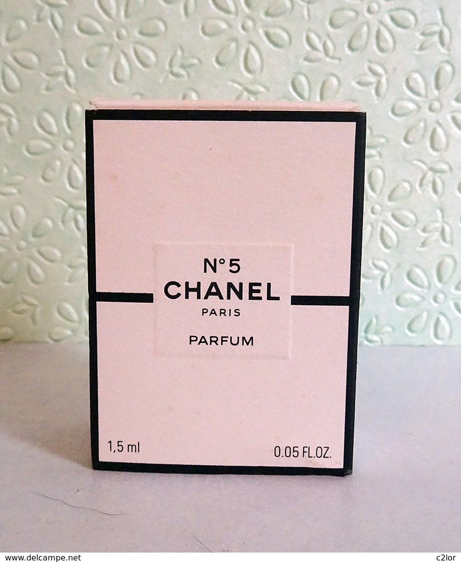 Miniature "N° 5" De CHANEL   Parfum  1,5 Ml Dans Sa Boite - Miniaturen Damendüfte (mit Verpackung)