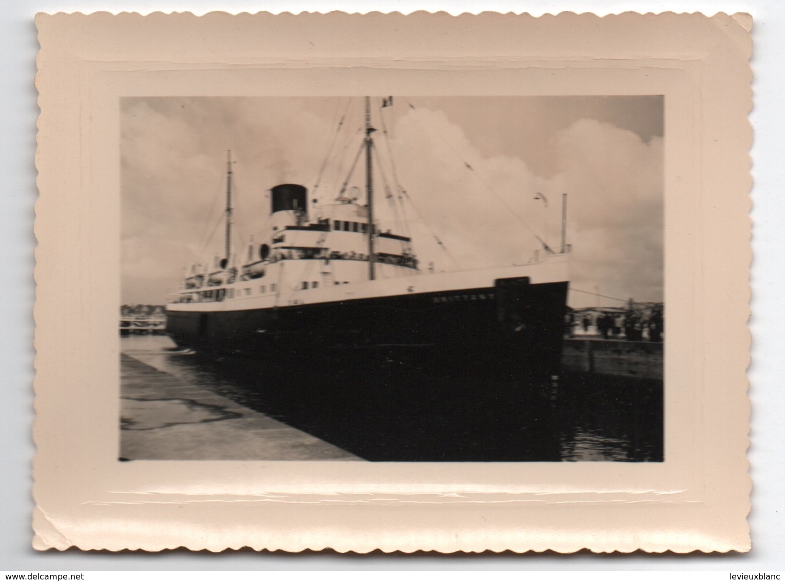 Bateau Anglais Pour Les Iles Jersey / Paquebot "BRITTANY"/ Saint Malo / 1956   MAR75 - Steamers