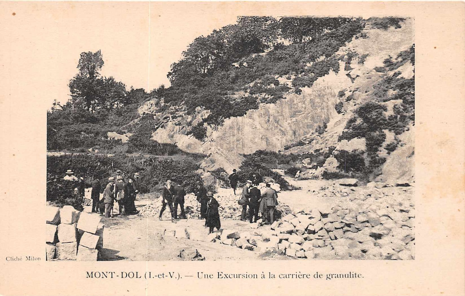 MONT DOL  - Une Excursion à La Carriere De Granulite - Dol De Bretagne