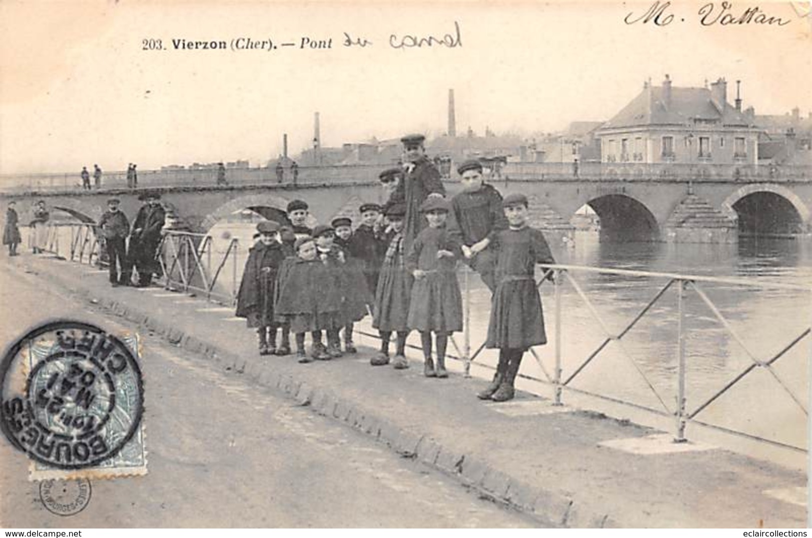 Vierzon      18      Groupe D'enfants Sur Le Pont Du Canal           (voir Scan) - Vierzon