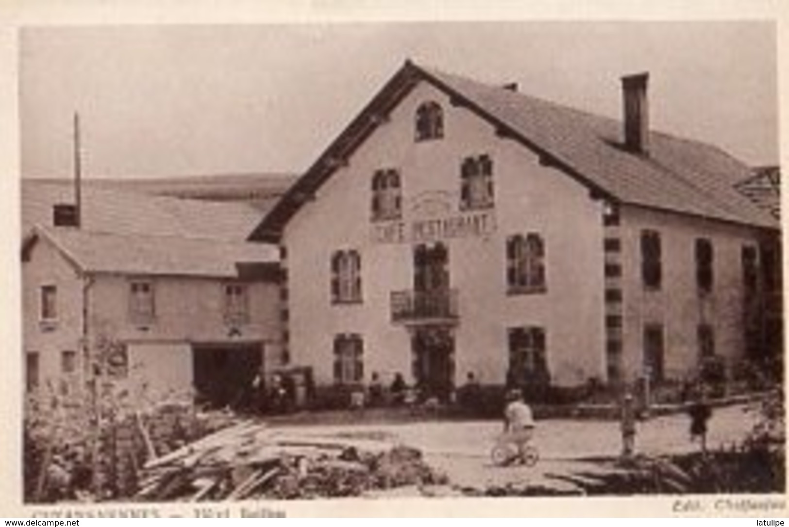 Guyans-Vennes  25    L'Hotel  Boillon  -Café-Restaurant Et Route Et Terrasse Tres  Animée - Other & Unclassified