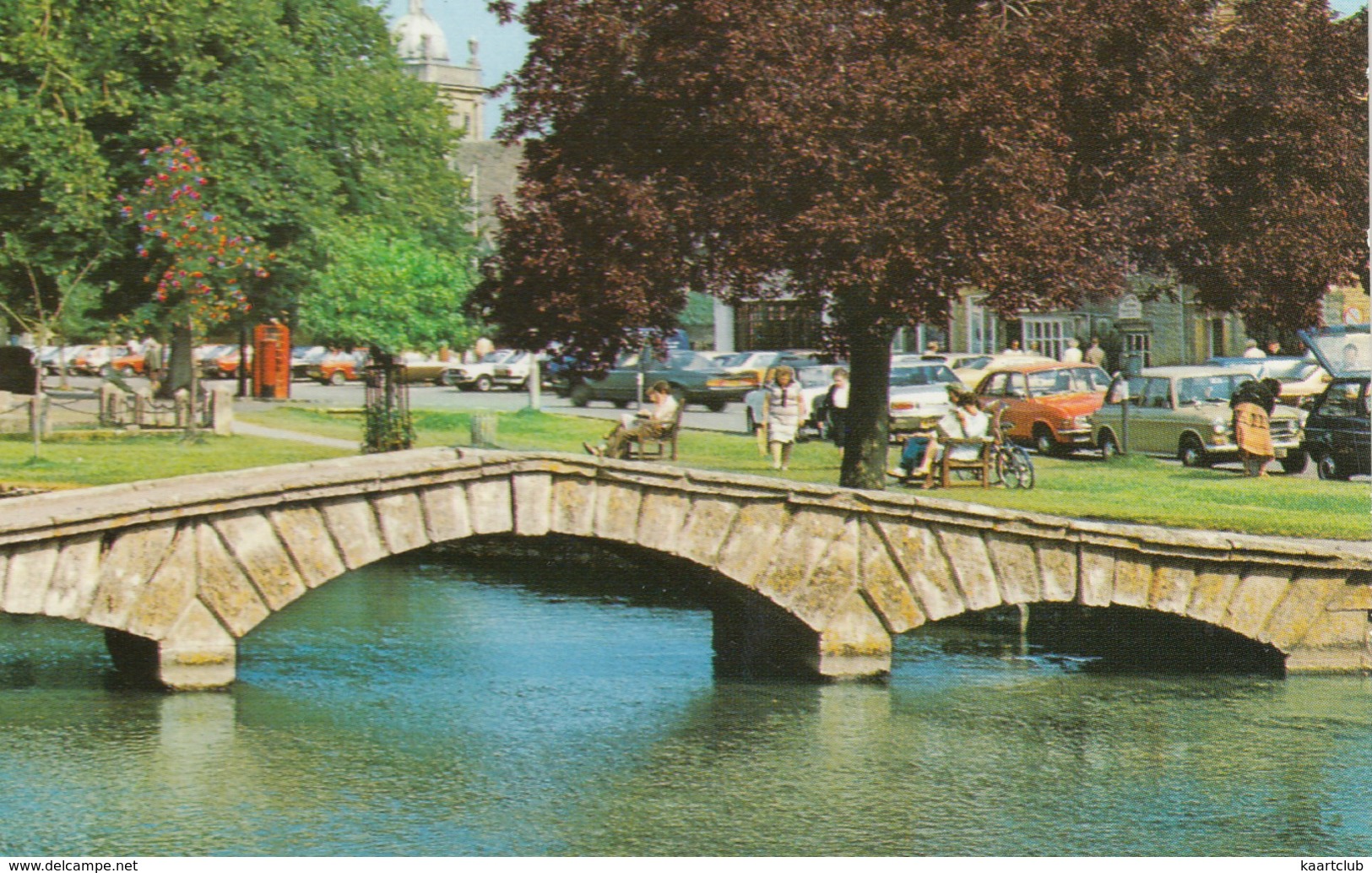 Bourton-on-the-Water: AUSTIN 1100 COUNTRYMAN & ALLEGRO, PHONE-BOX - River Windsrush - (England) - John Hinde - Passenger Cars