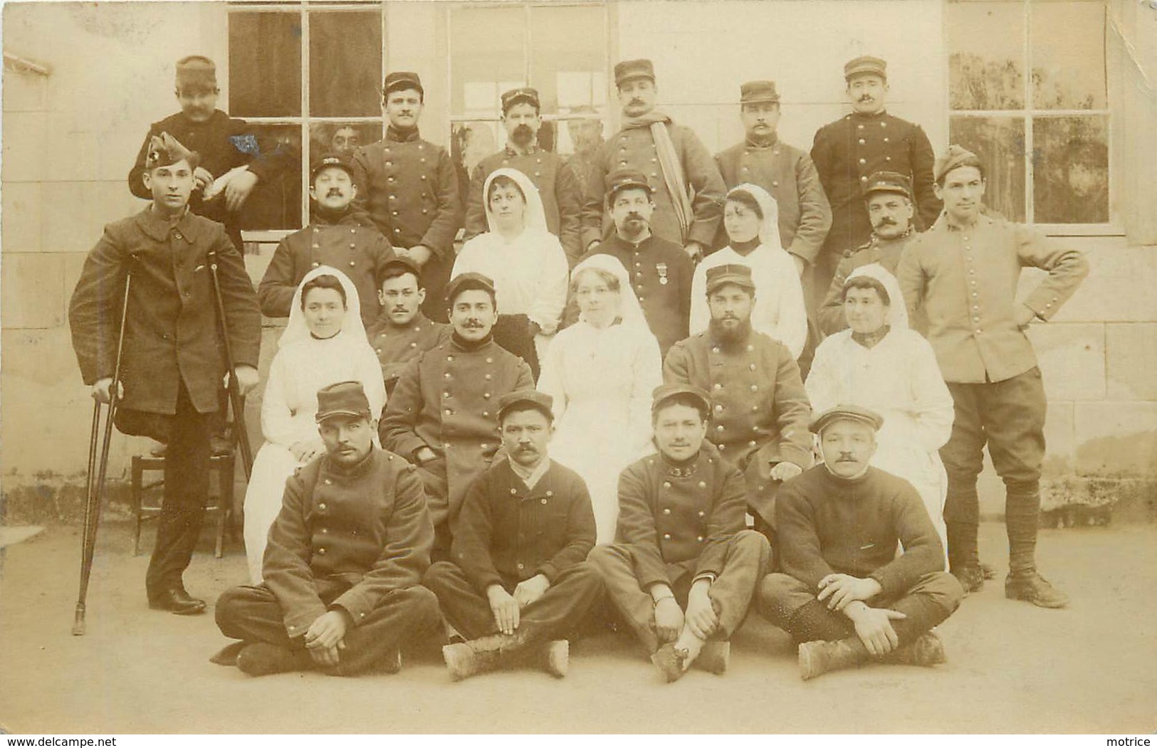 GUERRE 1914/18 - Hôpital Militaire De Saintes (lot De Deux Cartes Photo). - Guerre 1914-18