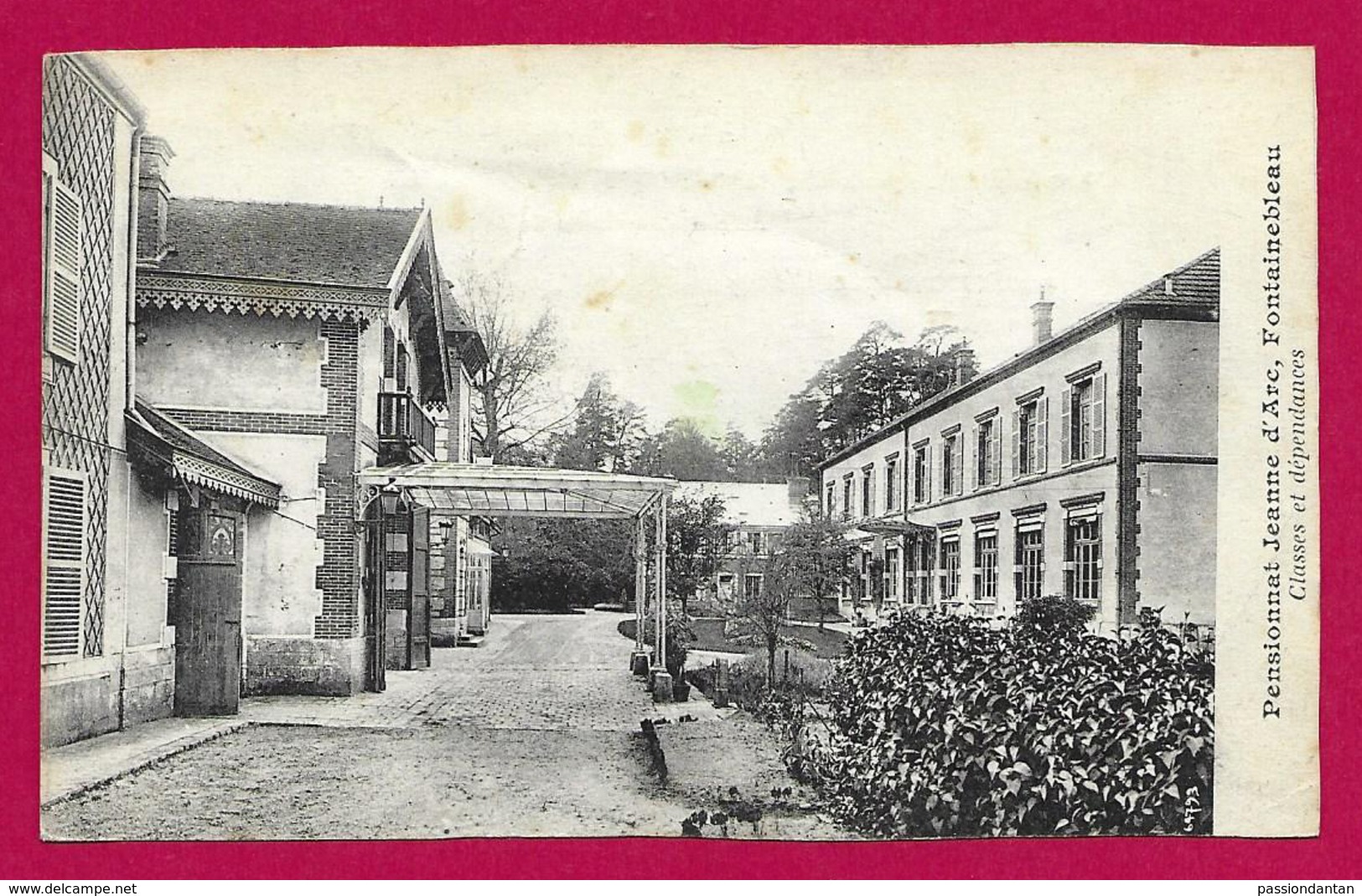 CPA Fontainebleau - Pensionnat Jeanne D'Arc - Classes Et Dépendances - Fontainebleau