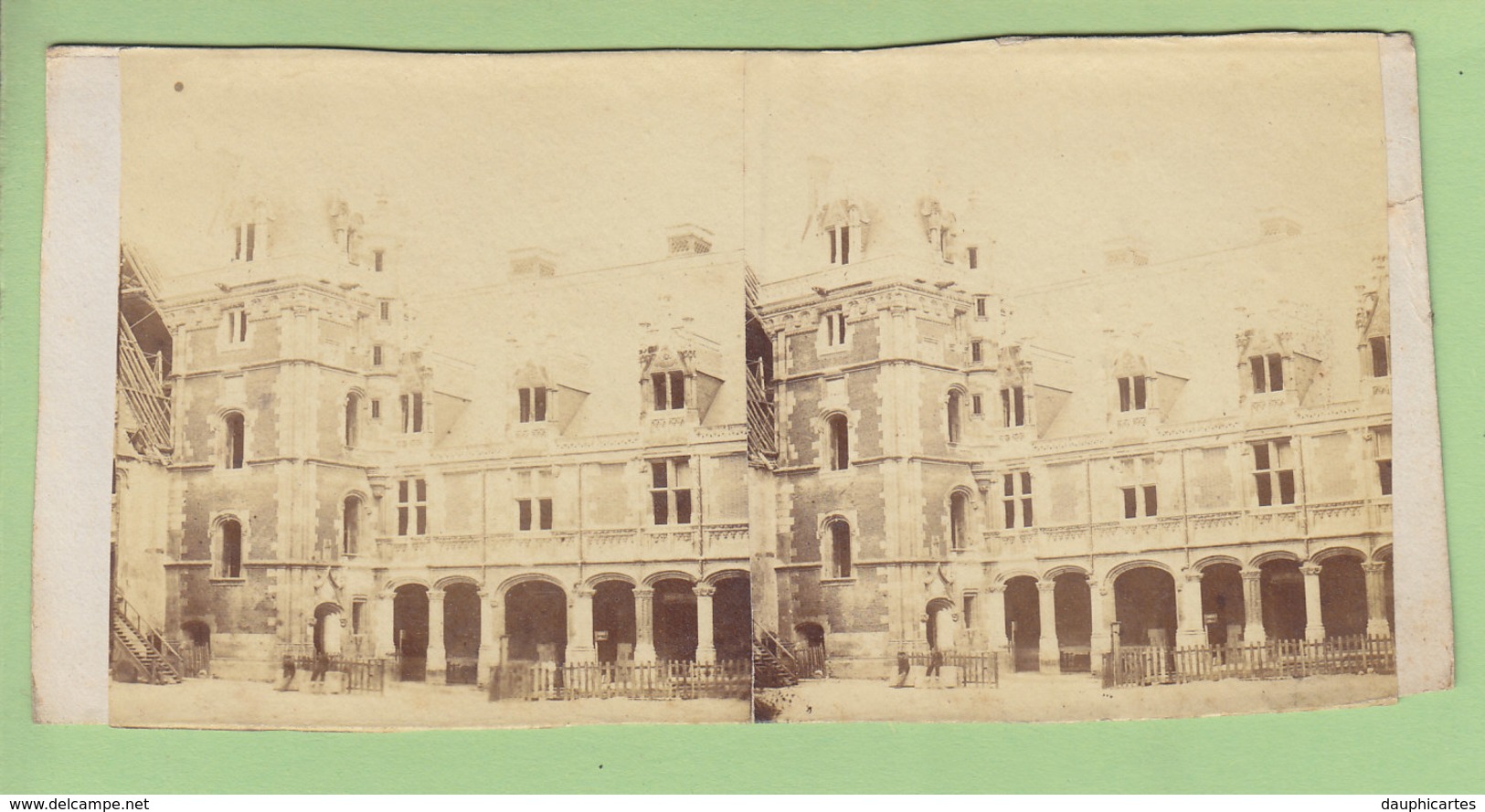 BLOIS Vers 1860-1870, Château Vue Intérieure Façade Louis XII . Photo Stéréoscopique . 2 Scans. - Photos Stéréoscopiques