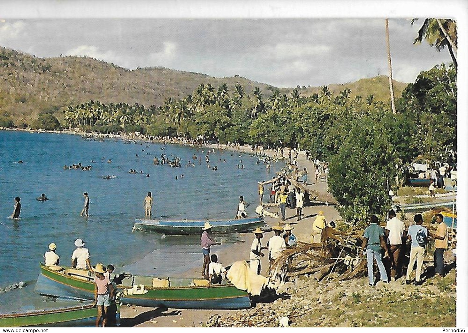 MARTINIQUE Plage Bateaux Pêche Marchands - Monde