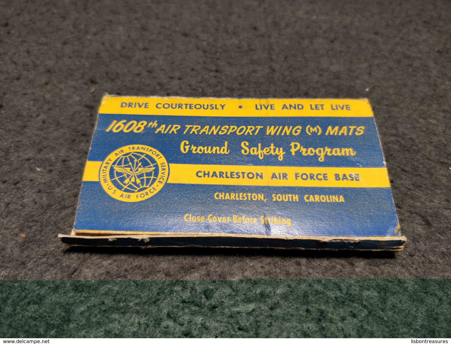 ANTIQUE MATCHBOX MATCHES LABEL ADVERTISING CHARLESTON AIR FORCE BASE MILITARY UNITED STATES - Boîtes D’allumettes