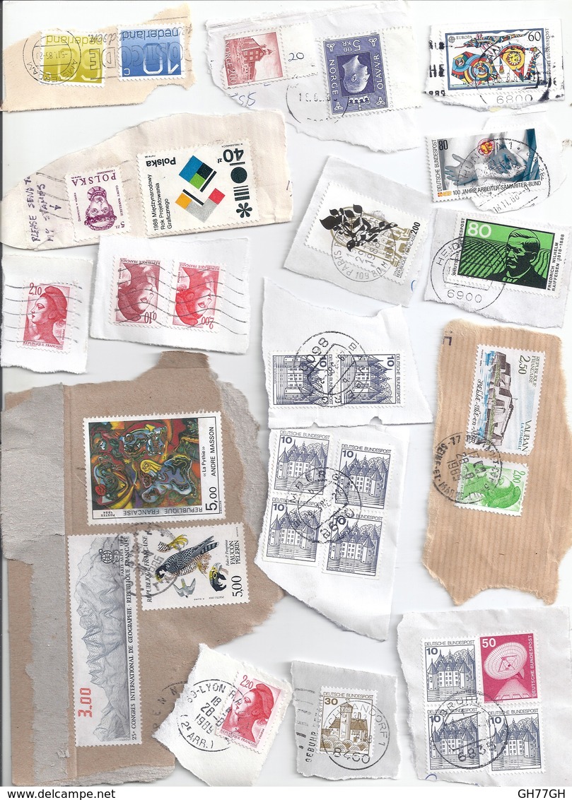 LOT 300 TIMBRES SUR DECOUPES D'ENVELOPPES -scans joints -MONDE dont France Allemagne Suisse Espagne Italie Amériques etc