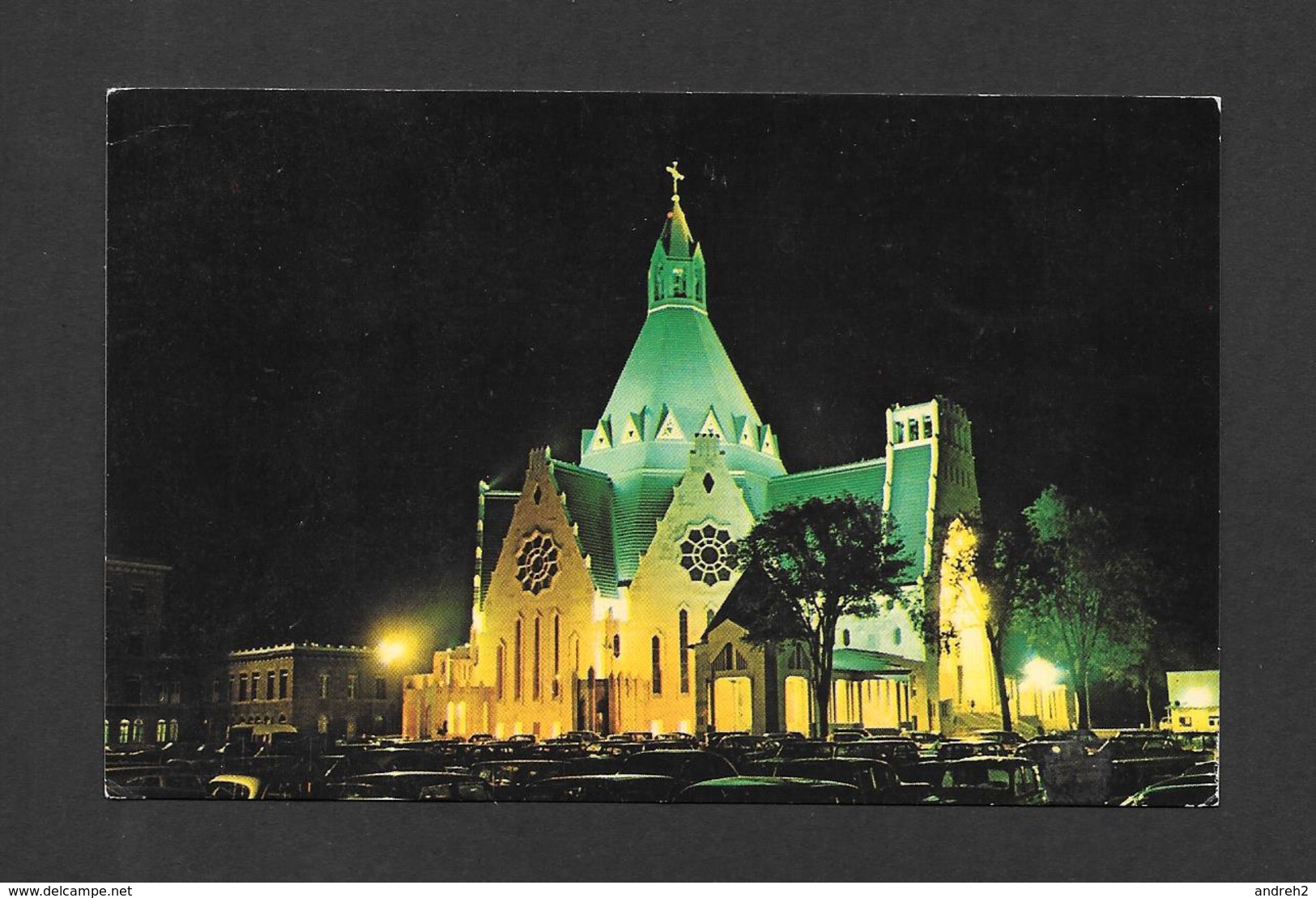 CAP DE LA MADELEINE - TROIS RIVIÈRES - QUÉBEC - SANCTUAIRE DE NOTRE DAME DU CAP - CETTE SUPERBE BASILIQUE ILLUMINÉE - Trois-Rivières