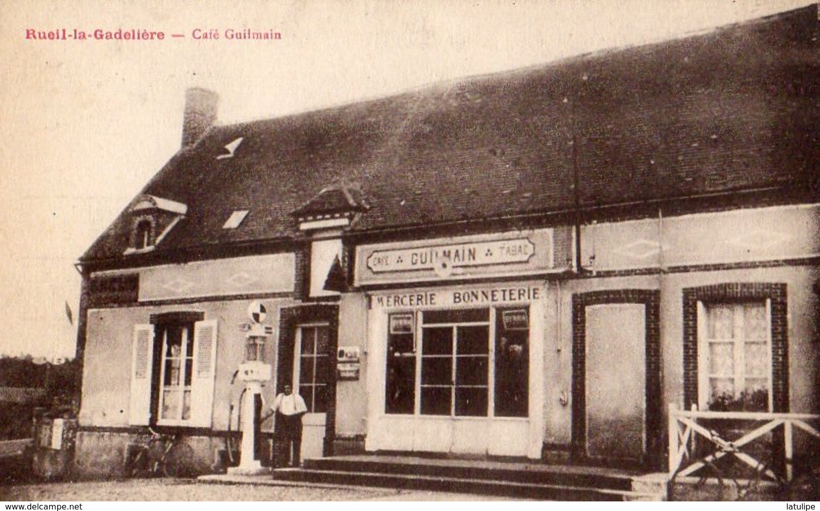 Rueil-la-Gadelière  28    Le Café  Guilmain-Mercerie-Tabac_Animé  Avec Pompe A Essence - Autres & Non Classés
