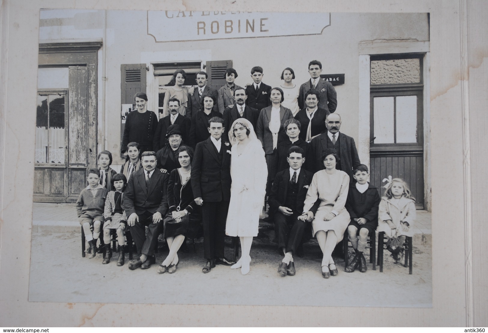 Ancienne Photographie Mariage Devanture Café ROBINE à Loué ? Photographe Reigneau à Loué Sarthe No CPA - Altri & Non Classificati
