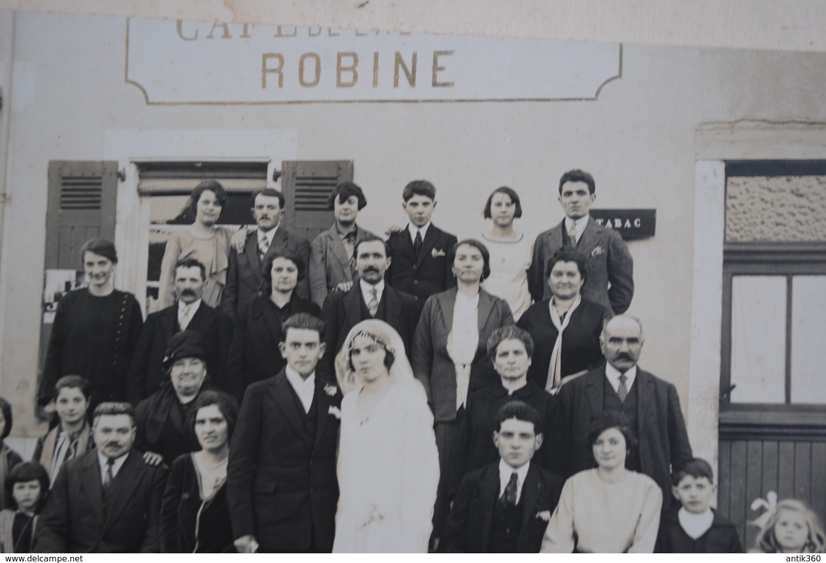 Ancienne Photographie Mariage Devanture Café ROBINE à Loué ? Photographe Reigneau à Loué Sarthe No CPA - Altri & Non Classificati
