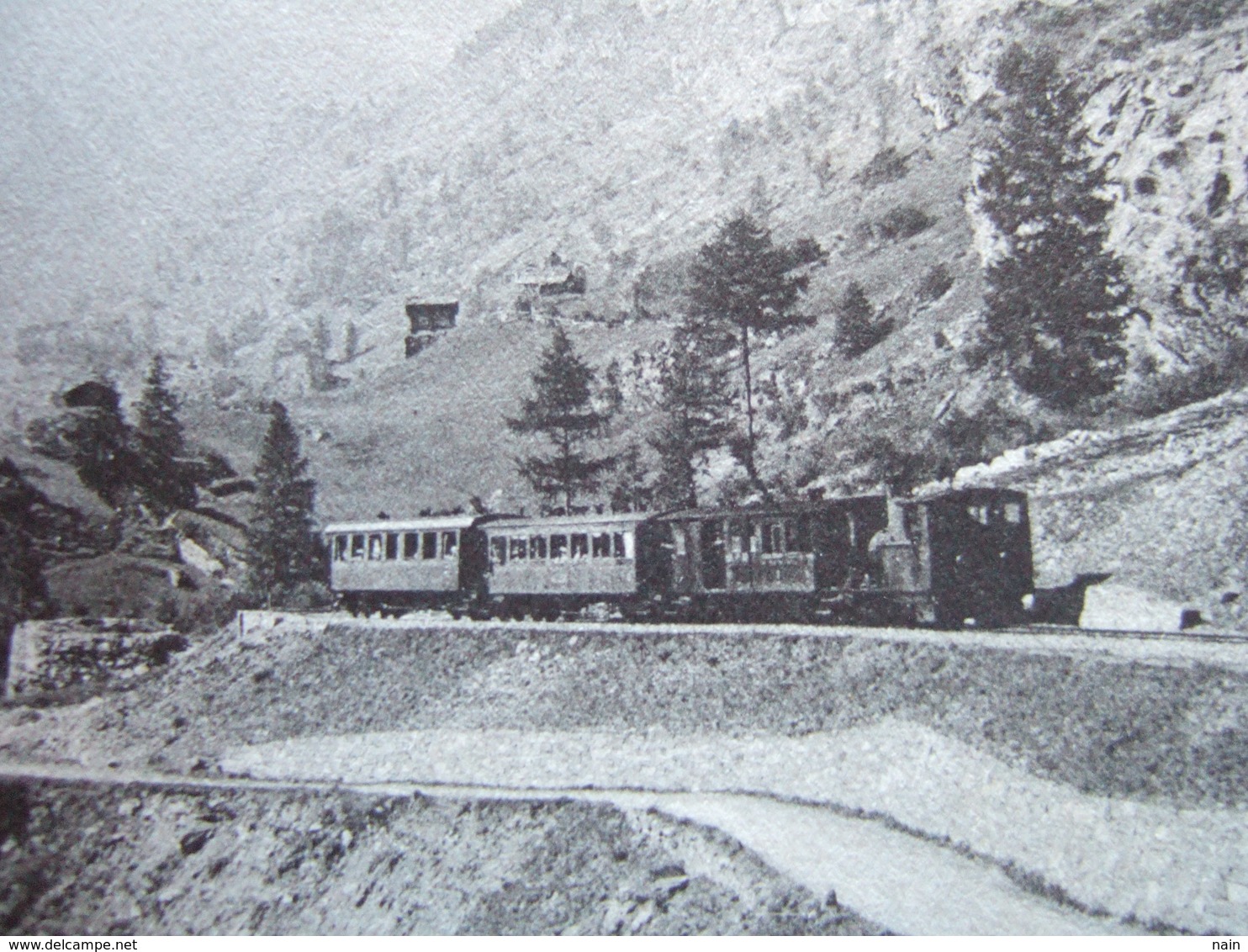 SUISSE - ZERMATT - ROUTE DE ZERMATT - " TRAIN " - //// " TRES RARE " //// - Zermatt