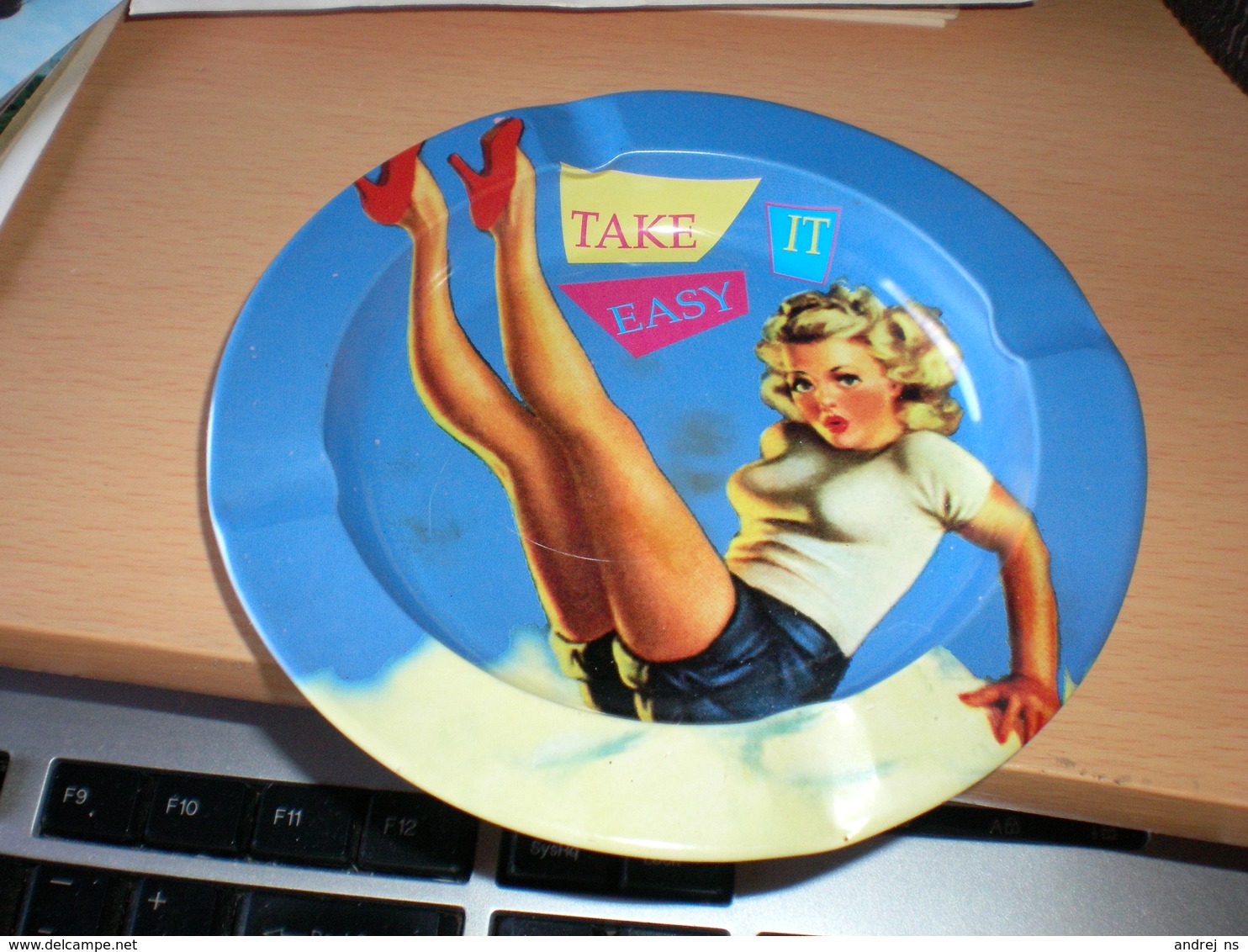 Pin Ups Girl Take It Easy - Métal