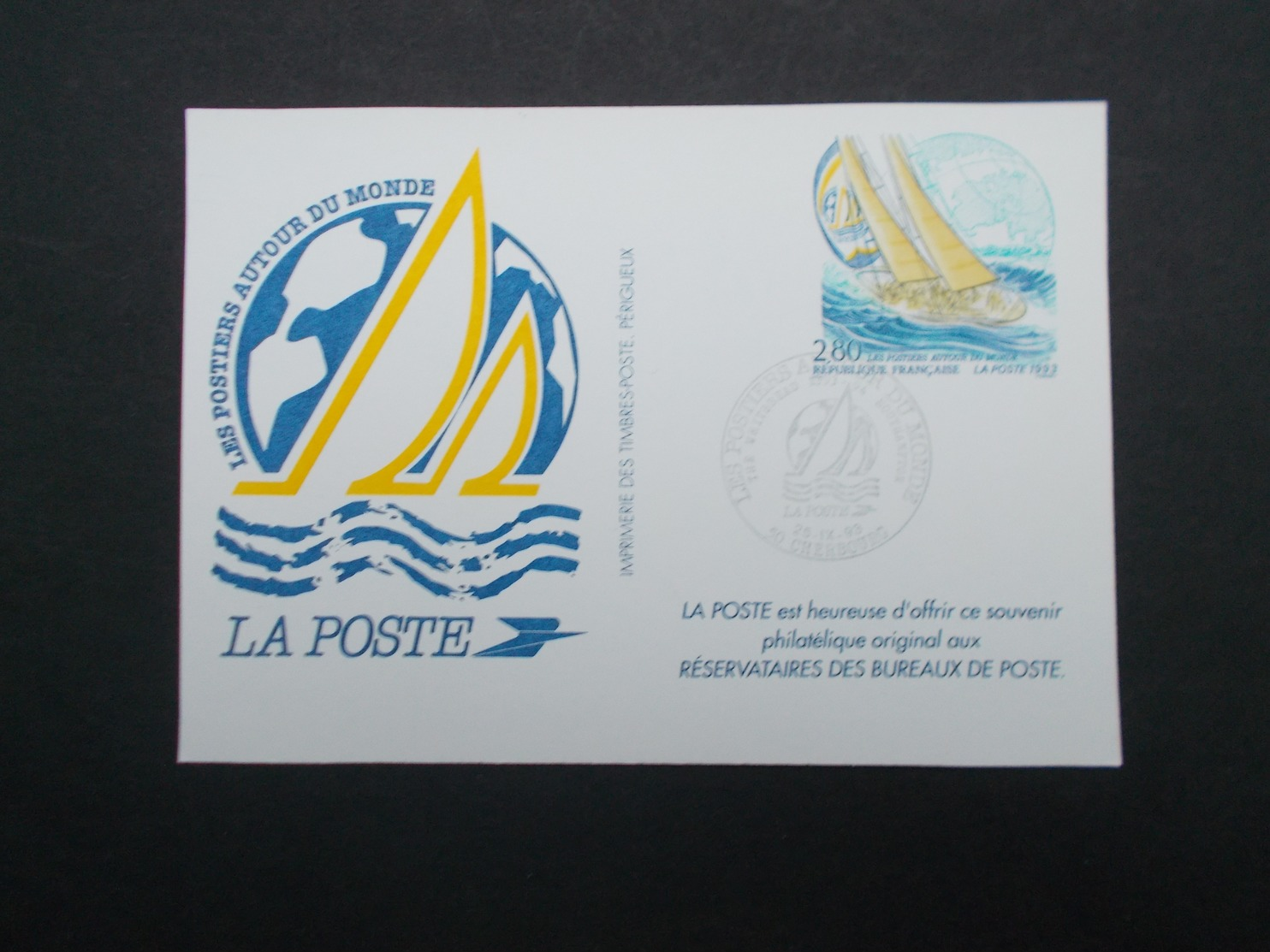 SOUVENIR PHILATELIQUE DE LA POSTE : LES POSTIERS AUTOUR DU MONDE - Postdokumente